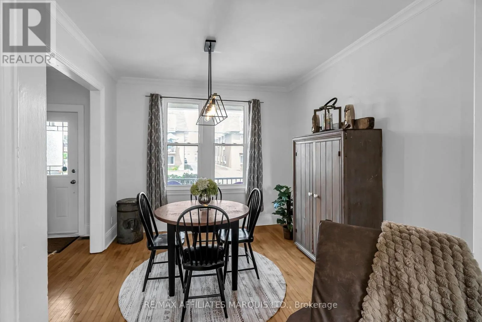 120 FIRST STREET W