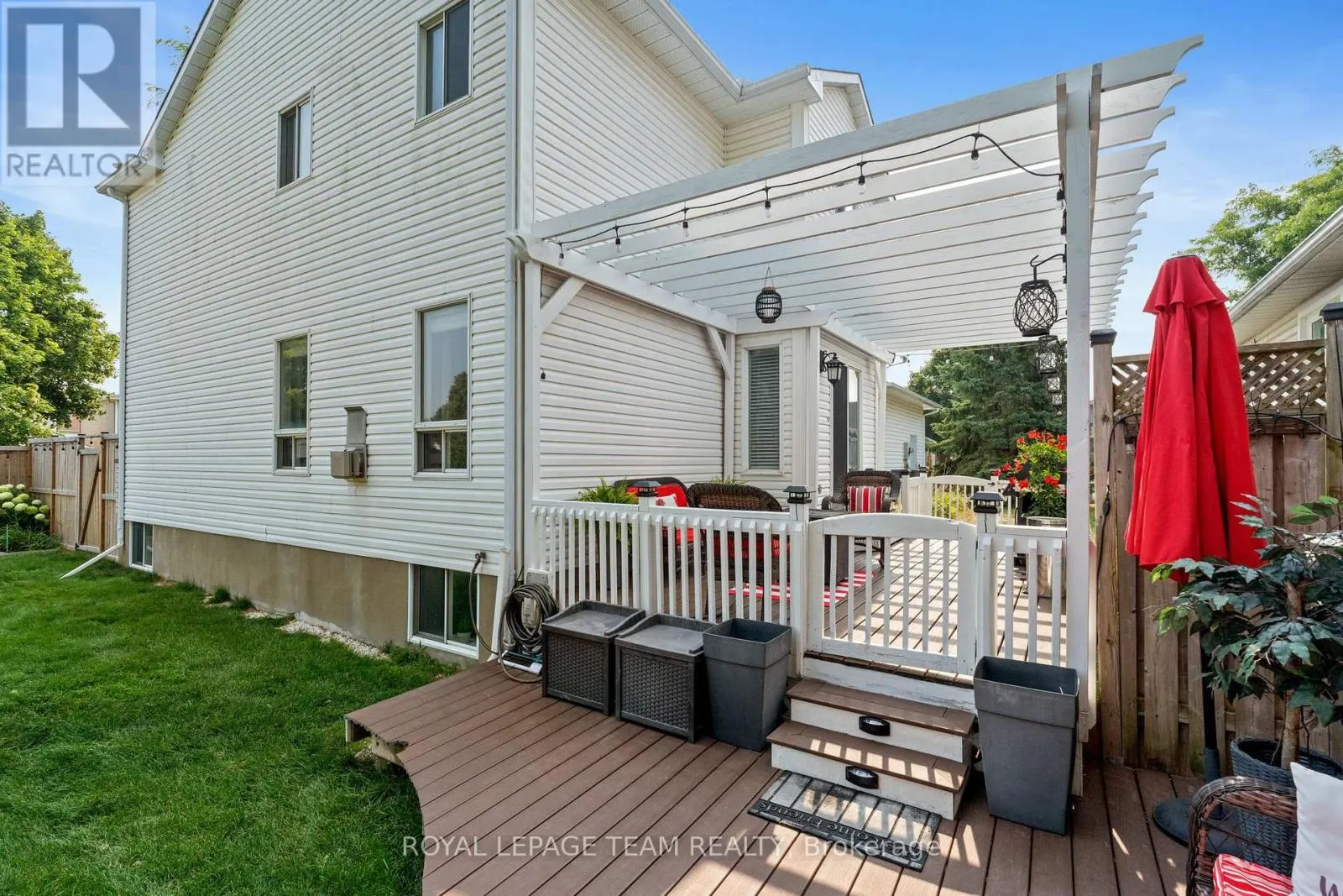 4 CANDOW CRESCENT