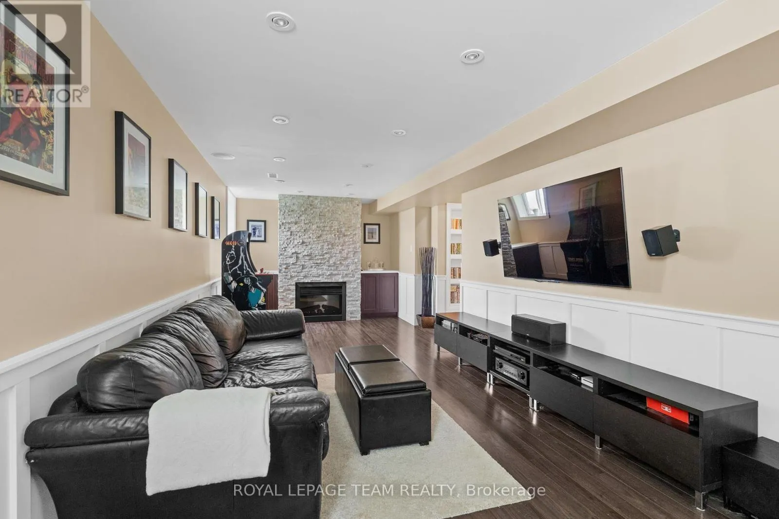 4 CANDOW CRESCENT