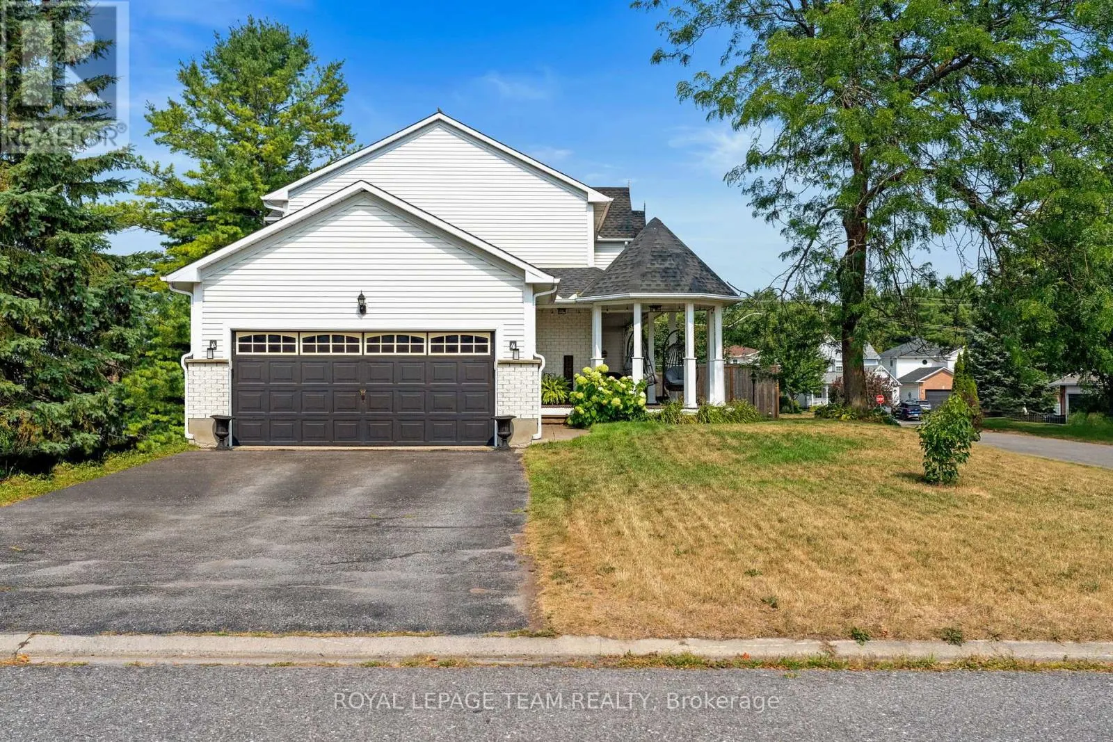 4 CANDOW CRESCENT