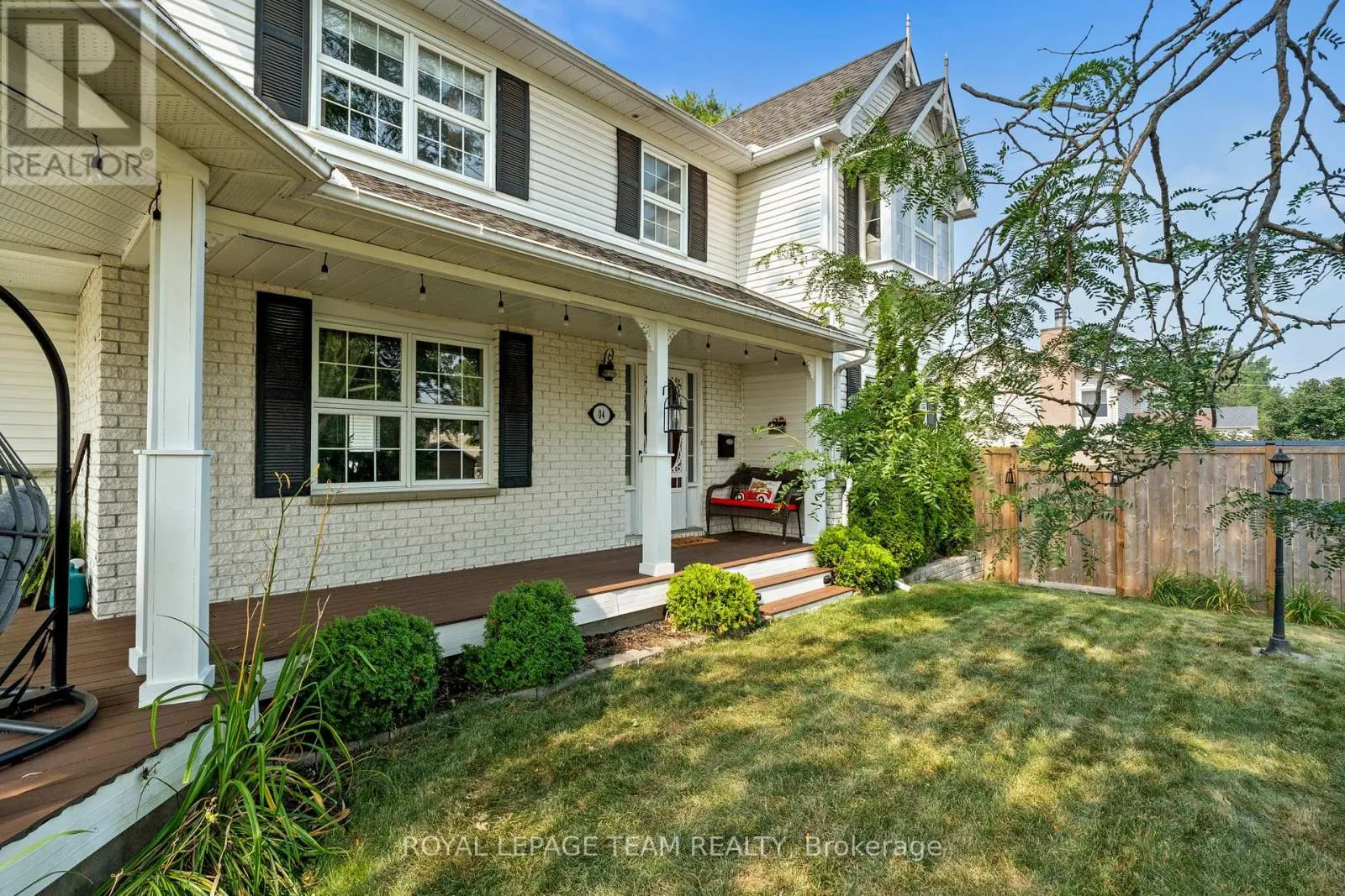 4 CANDOW CRESCENT