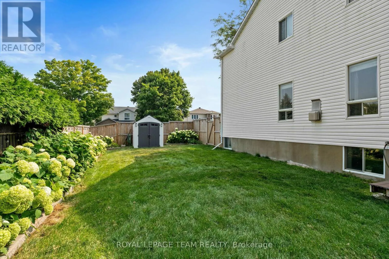 4 CANDOW CRESCENT