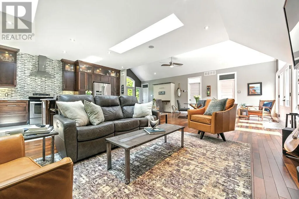 104 PENNY LANE
