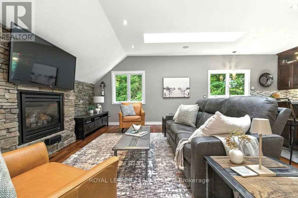 104 PENNY LANE