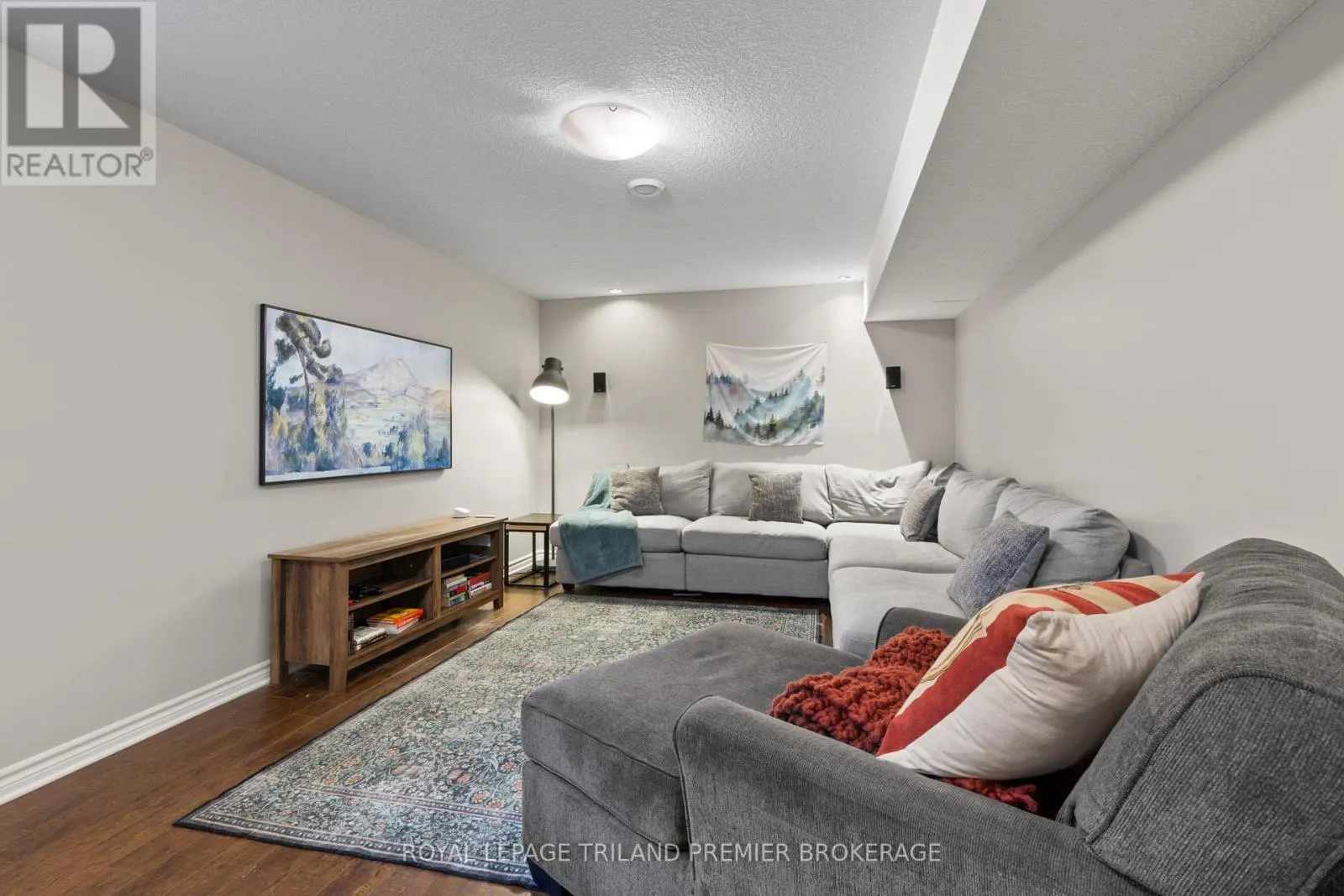 13 KANTOR COURT