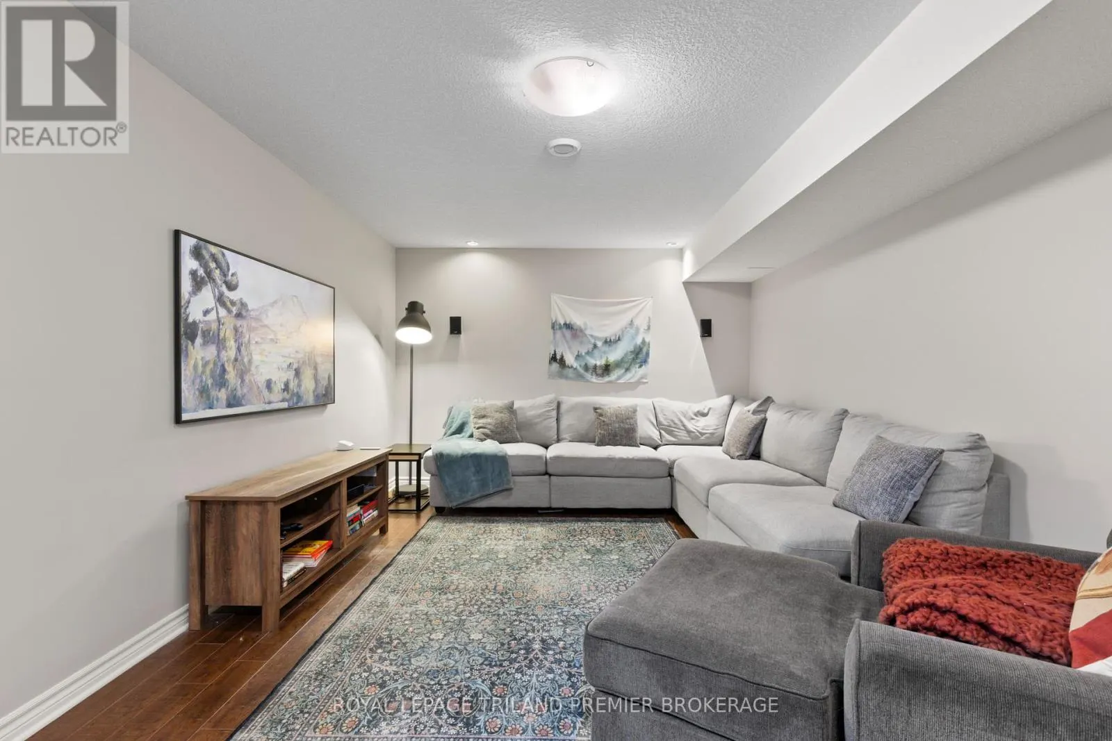 13 KANTOR COURT