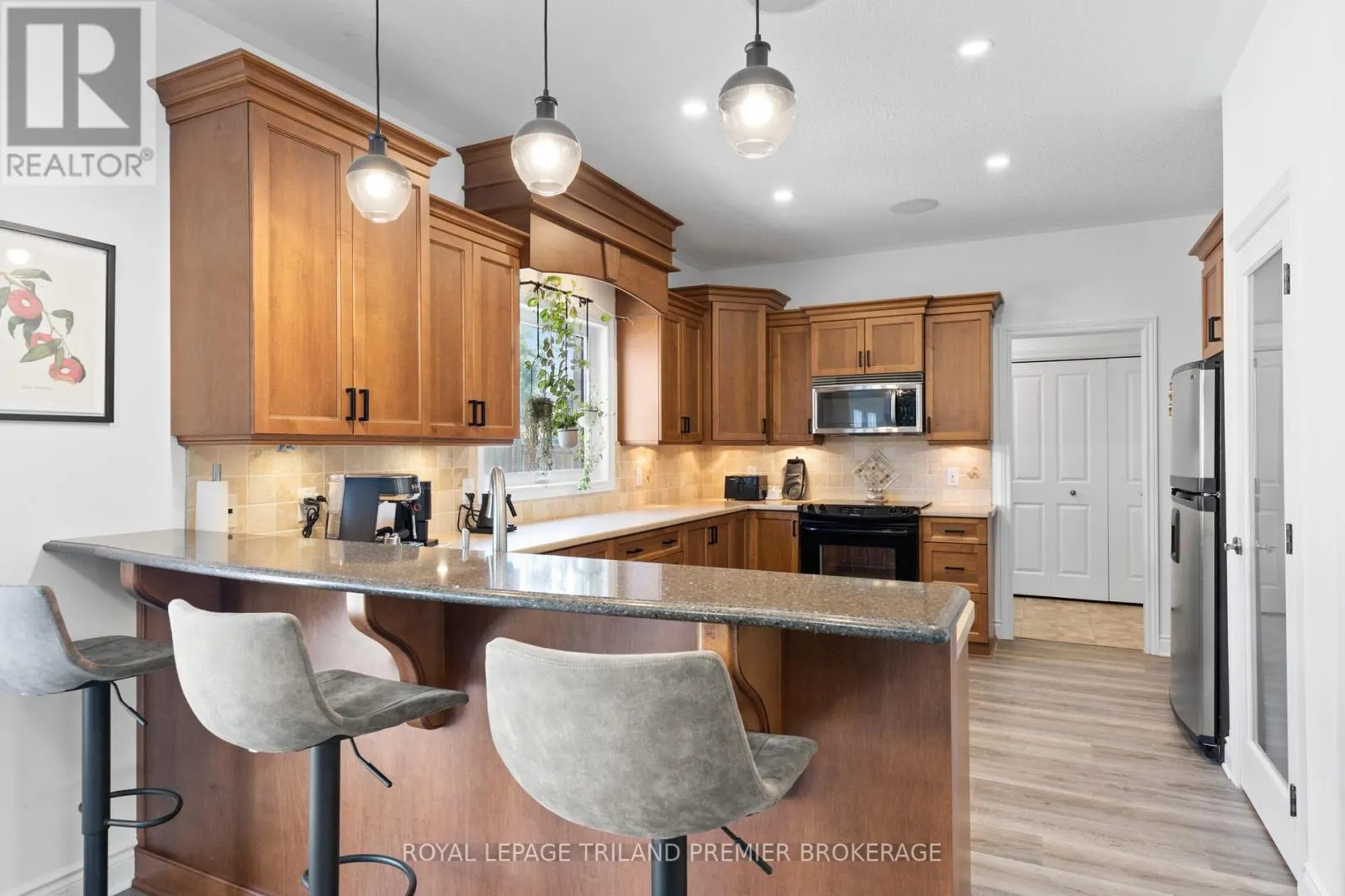 13 KANTOR COURT
