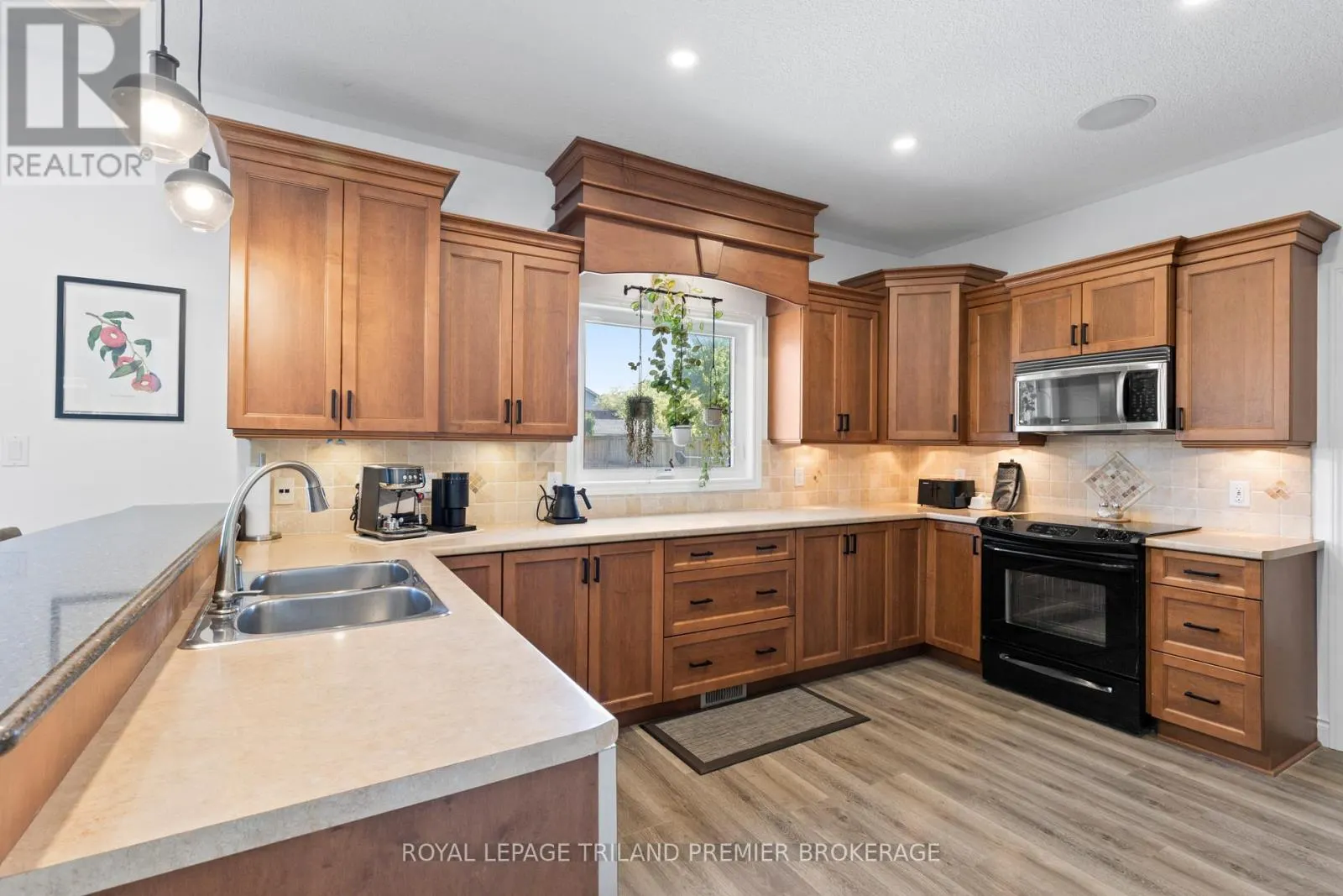 13 KANTOR COURT