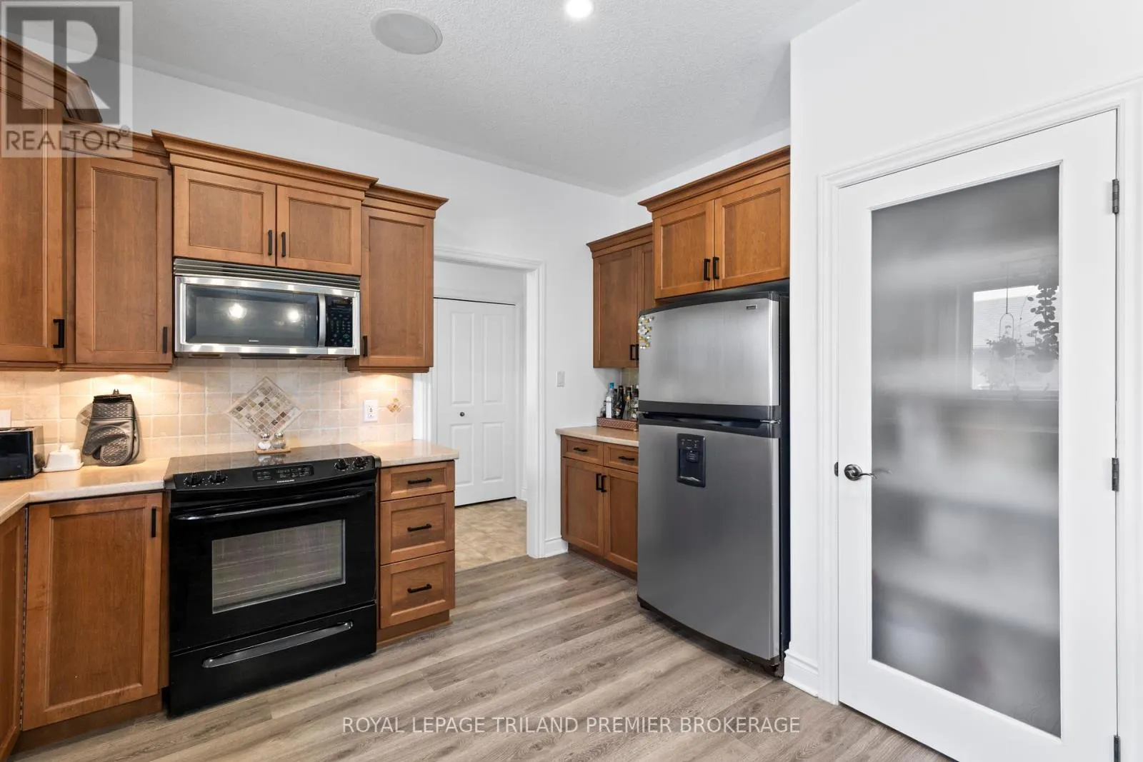 13 KANTOR COURT