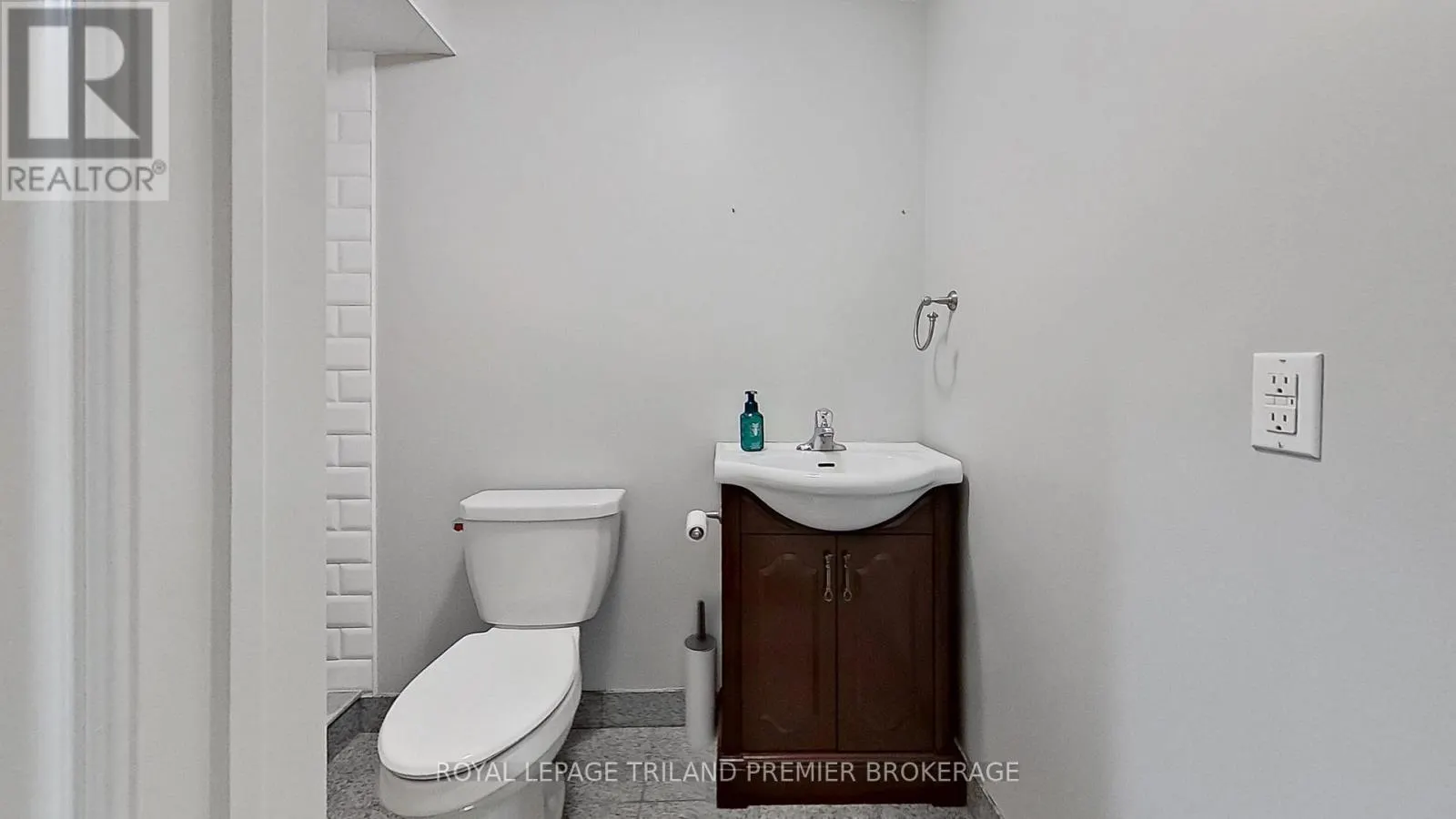 13 KANTOR COURT