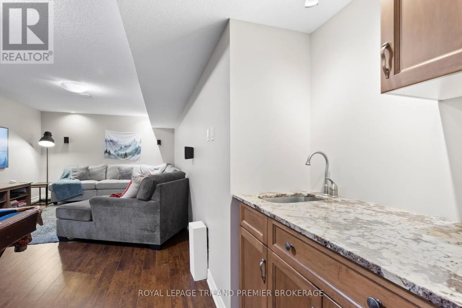 13 KANTOR COURT