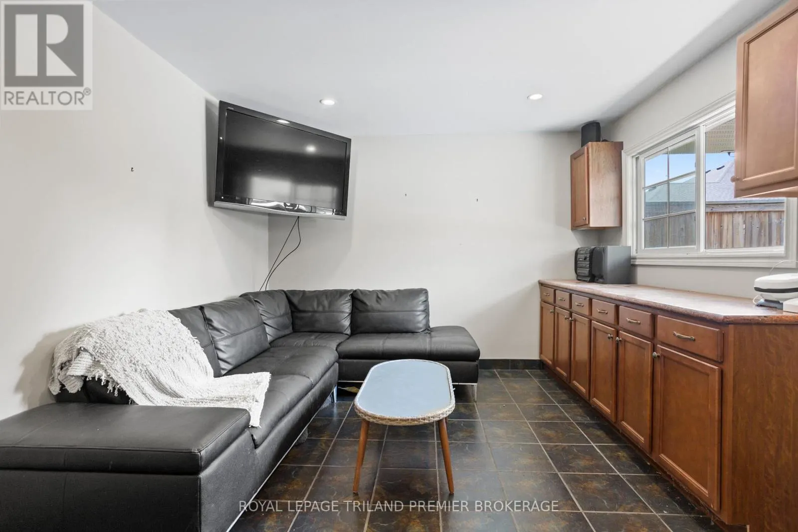 13 KANTOR COURT