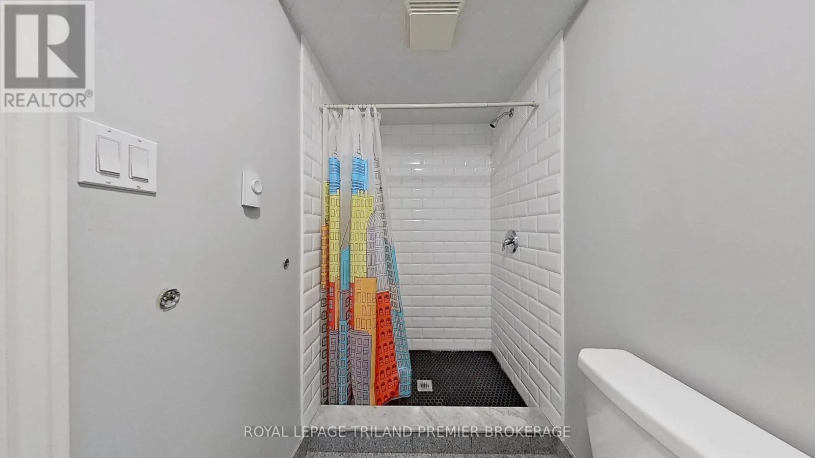 13 KANTOR COURT