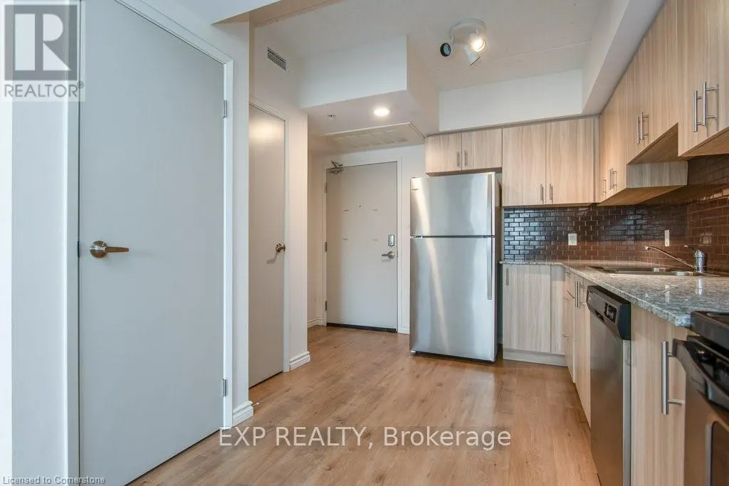 G202 - 275 LARCH STREET