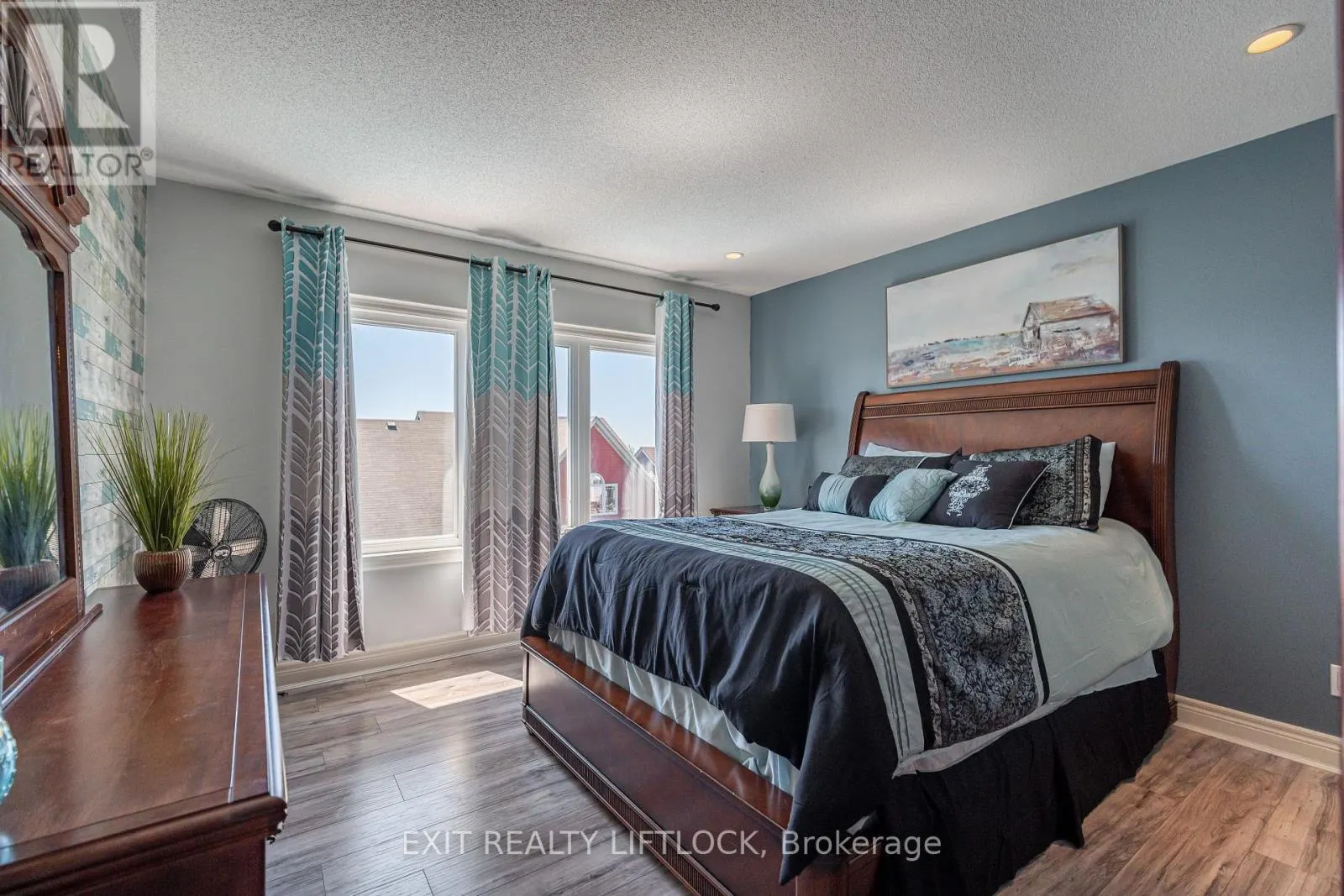 399 LAKESHORE ROAD