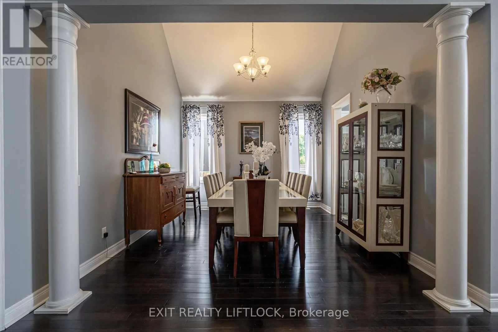 399 LAKESHORE ROAD