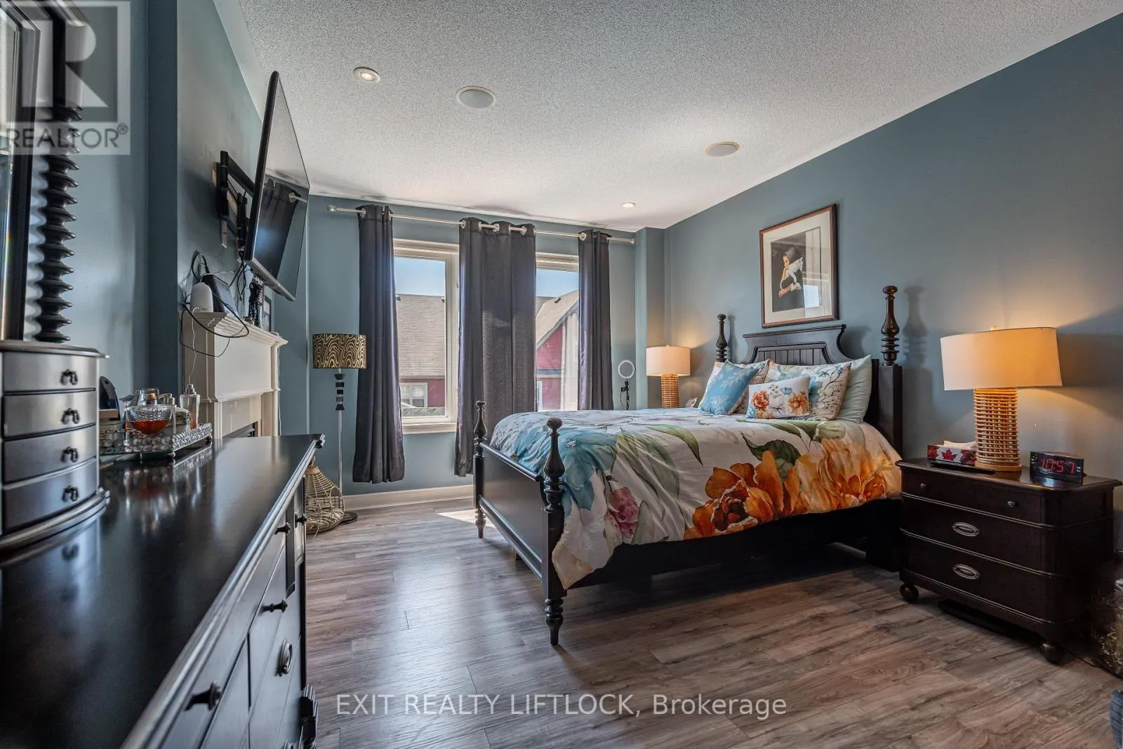 399 LAKESHORE ROAD