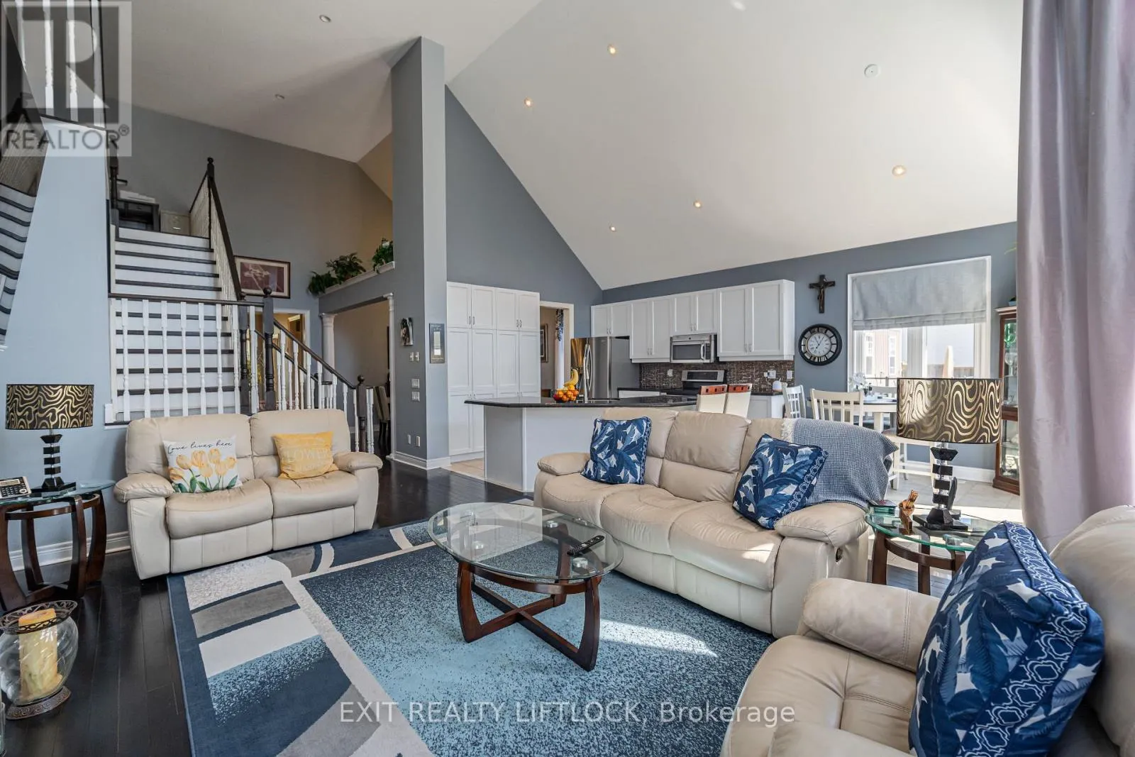 399 LAKESHORE ROAD