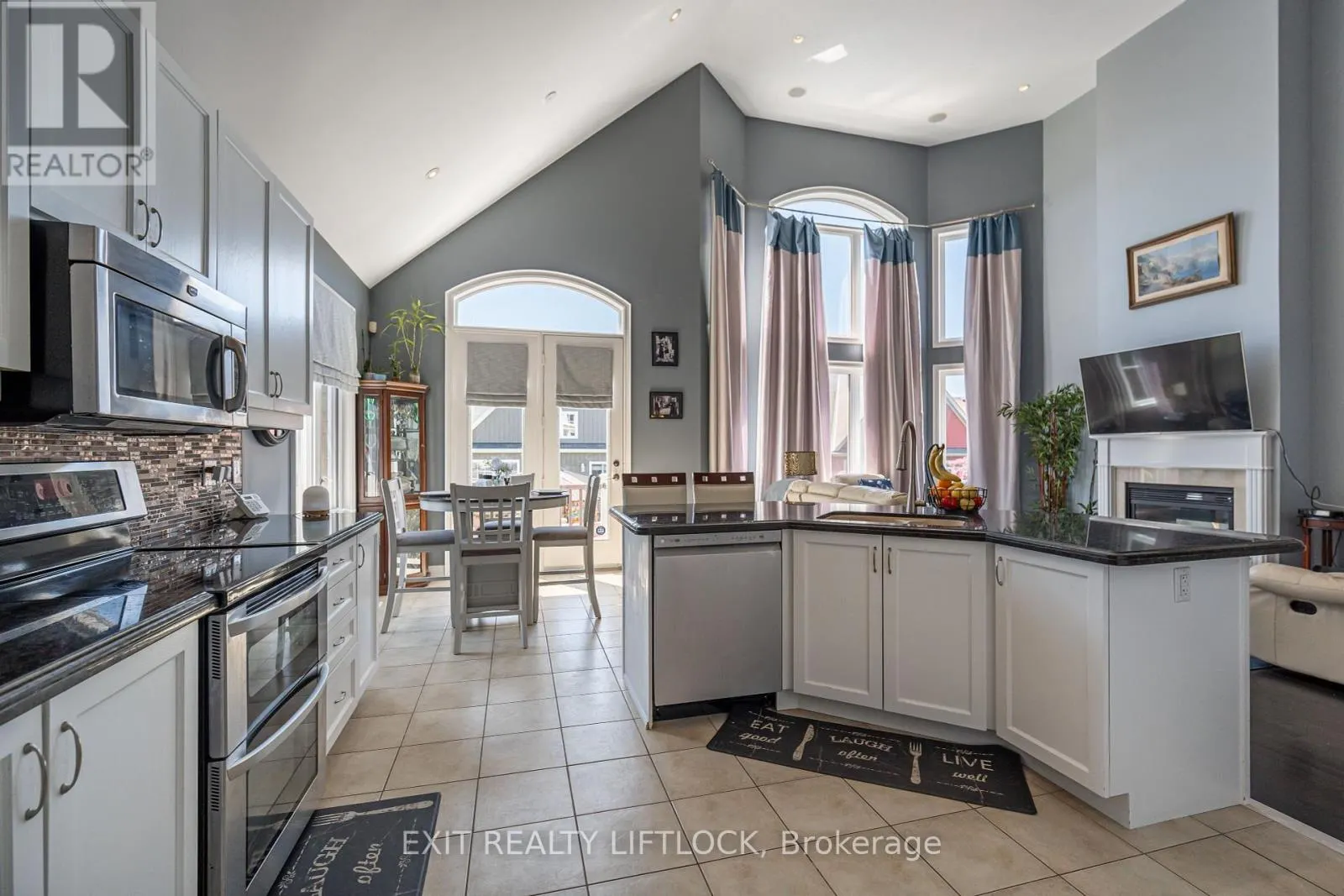 399 LAKESHORE ROAD
