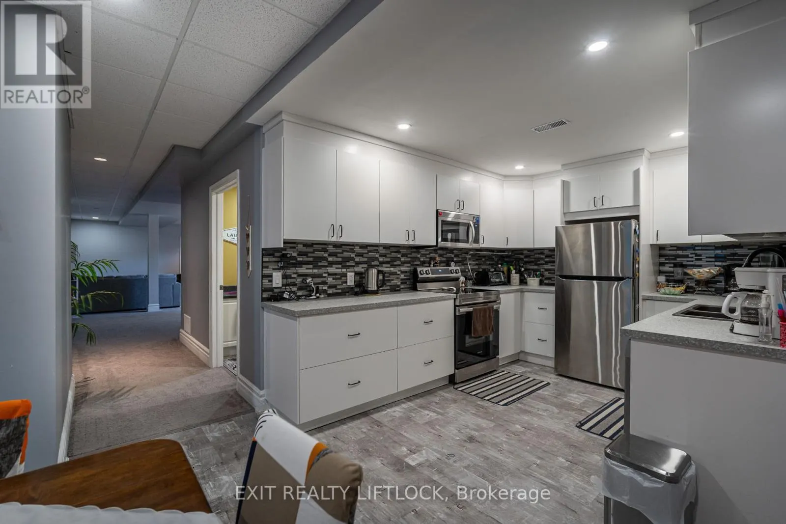 399 LAKESHORE ROAD