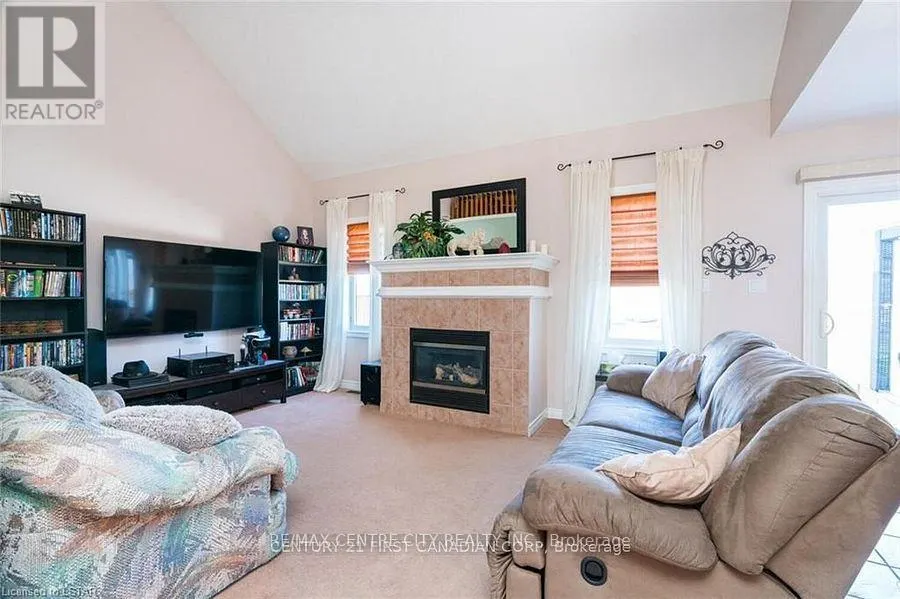 79 DONKER DRIVE