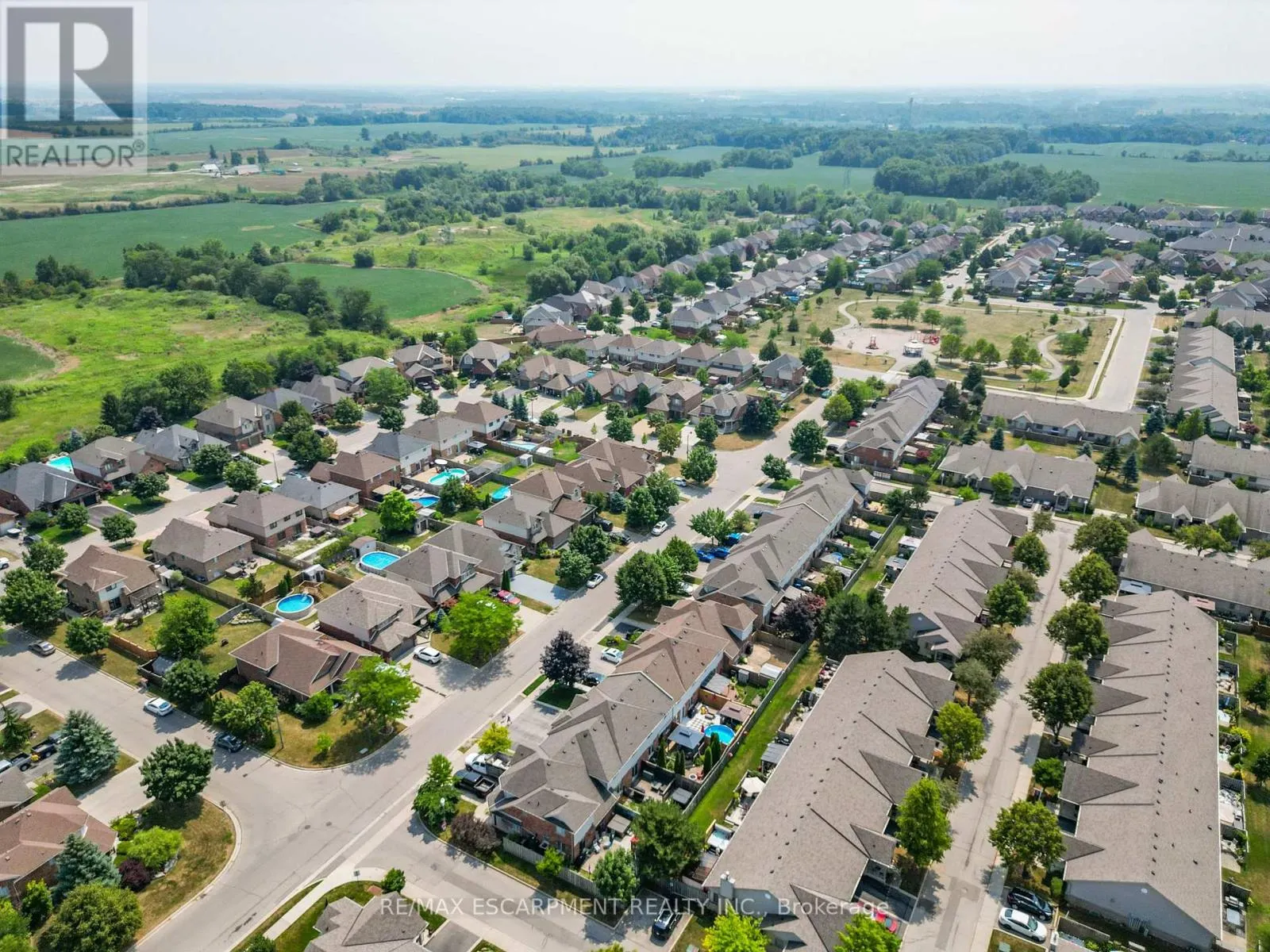 6 SOUTHBROOK DRIVE