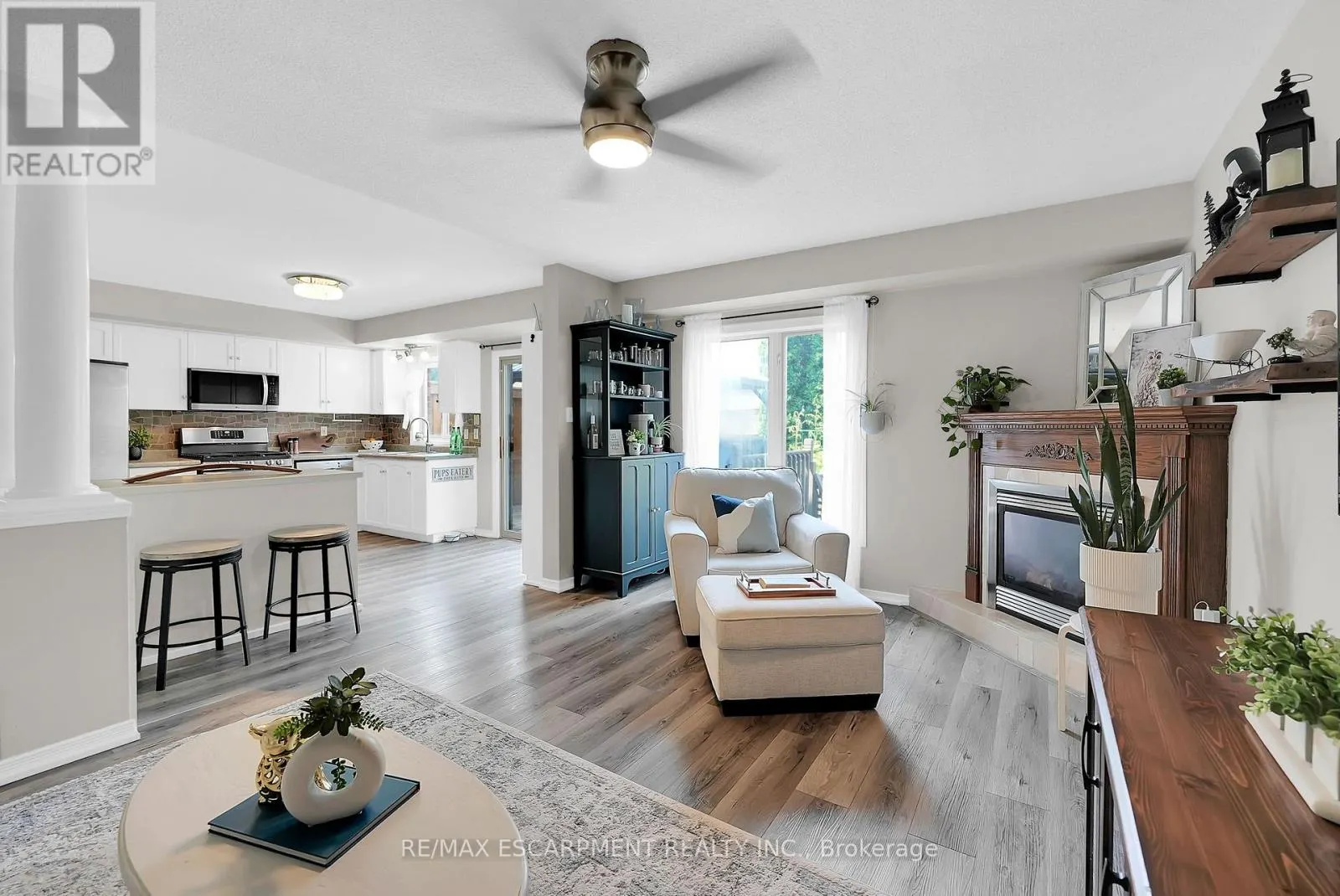 6 SOUTHBROOK DRIVE
