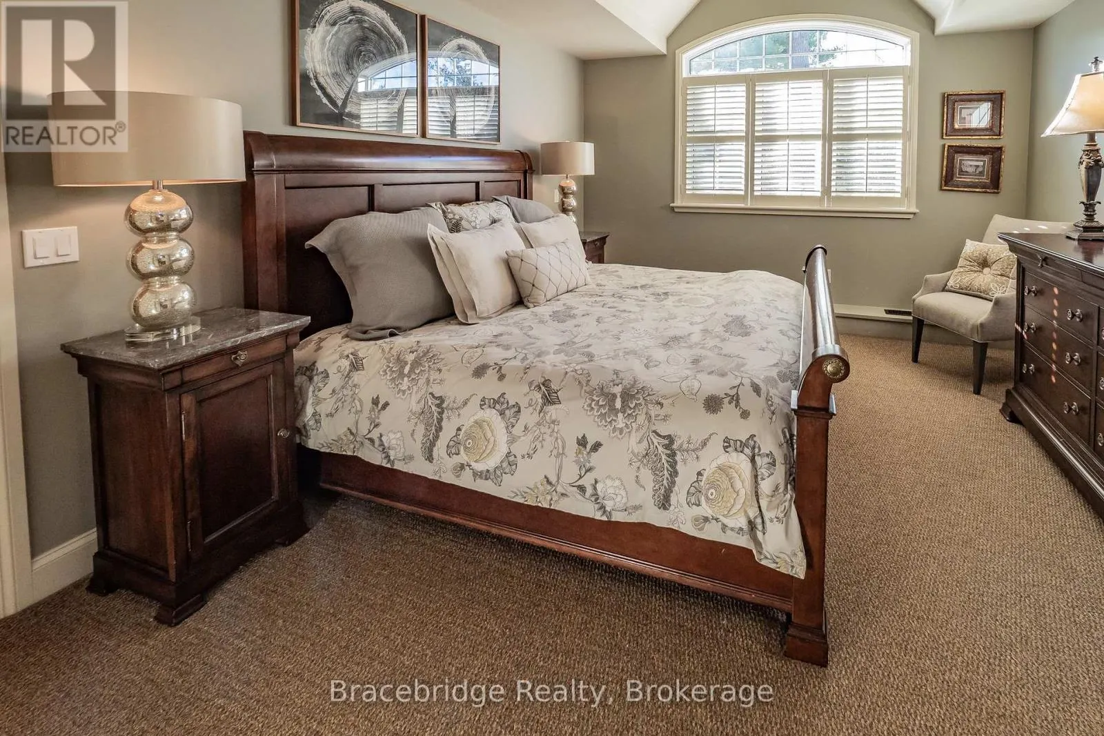CARLING 2 W5 - 3876 MUSKOKA ROAD 118 ROAD W