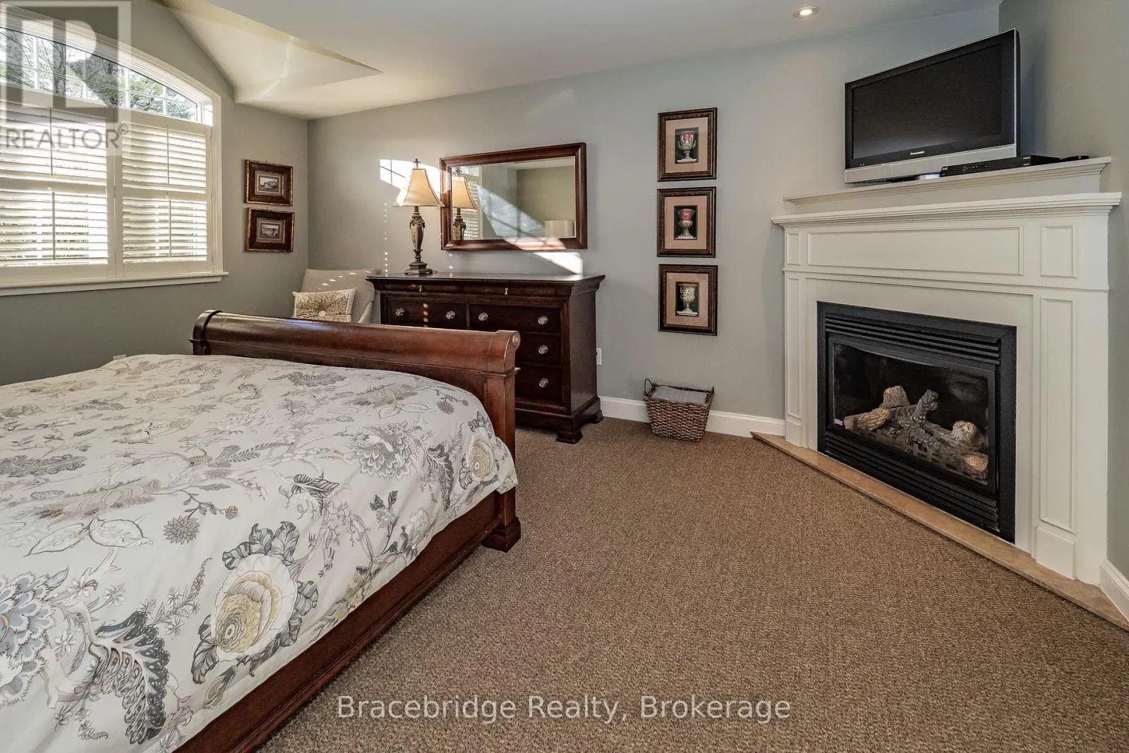 CARLING 2 W5 - 3876 MUSKOKA ROAD 118 ROAD W