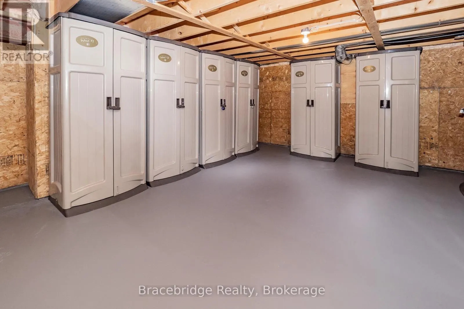 CARLING 2 W5 - 3876 MUSKOKA ROAD 118 ROAD W