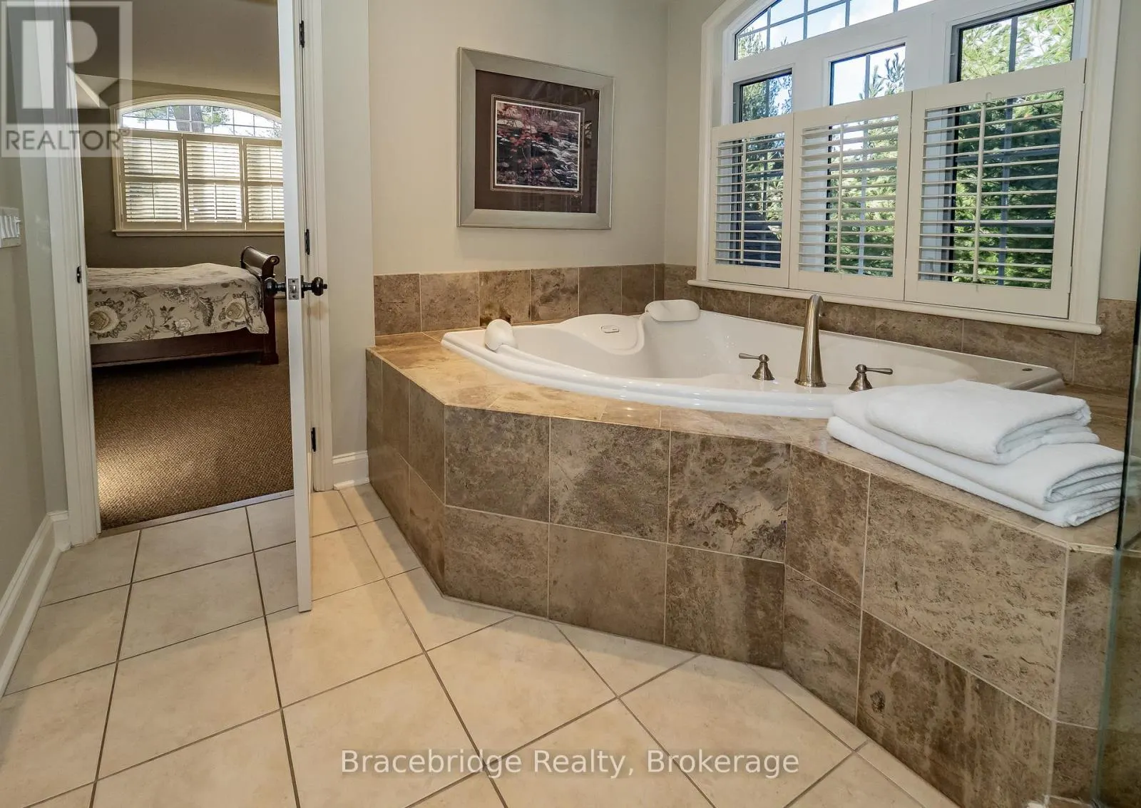 CARLING 2 W5 - 3876 MUSKOKA ROAD 118 ROAD W