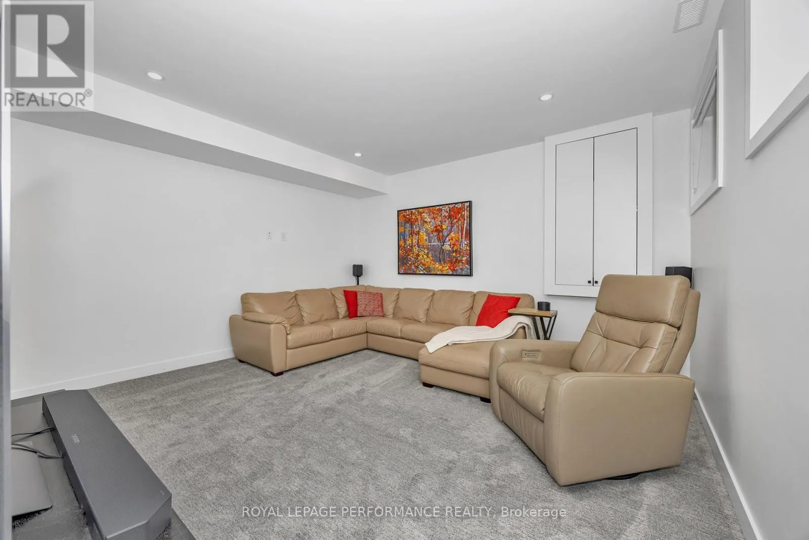 80 DAGMAR AVENUE