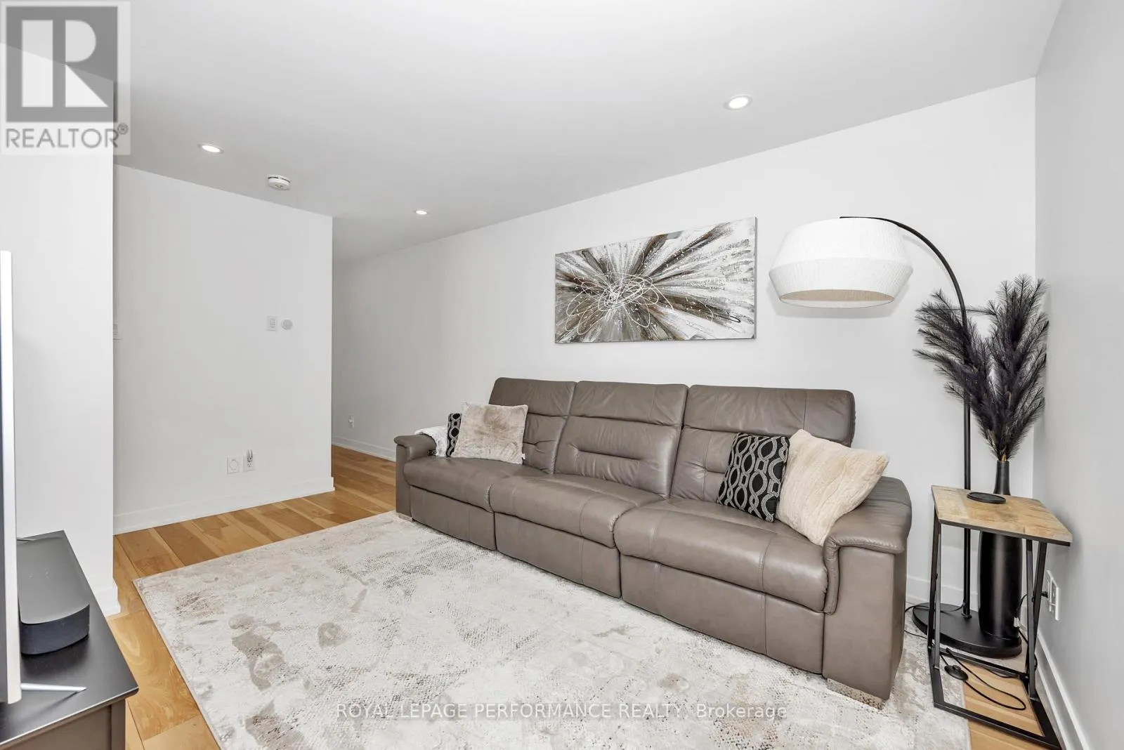 80 DAGMAR AVENUE