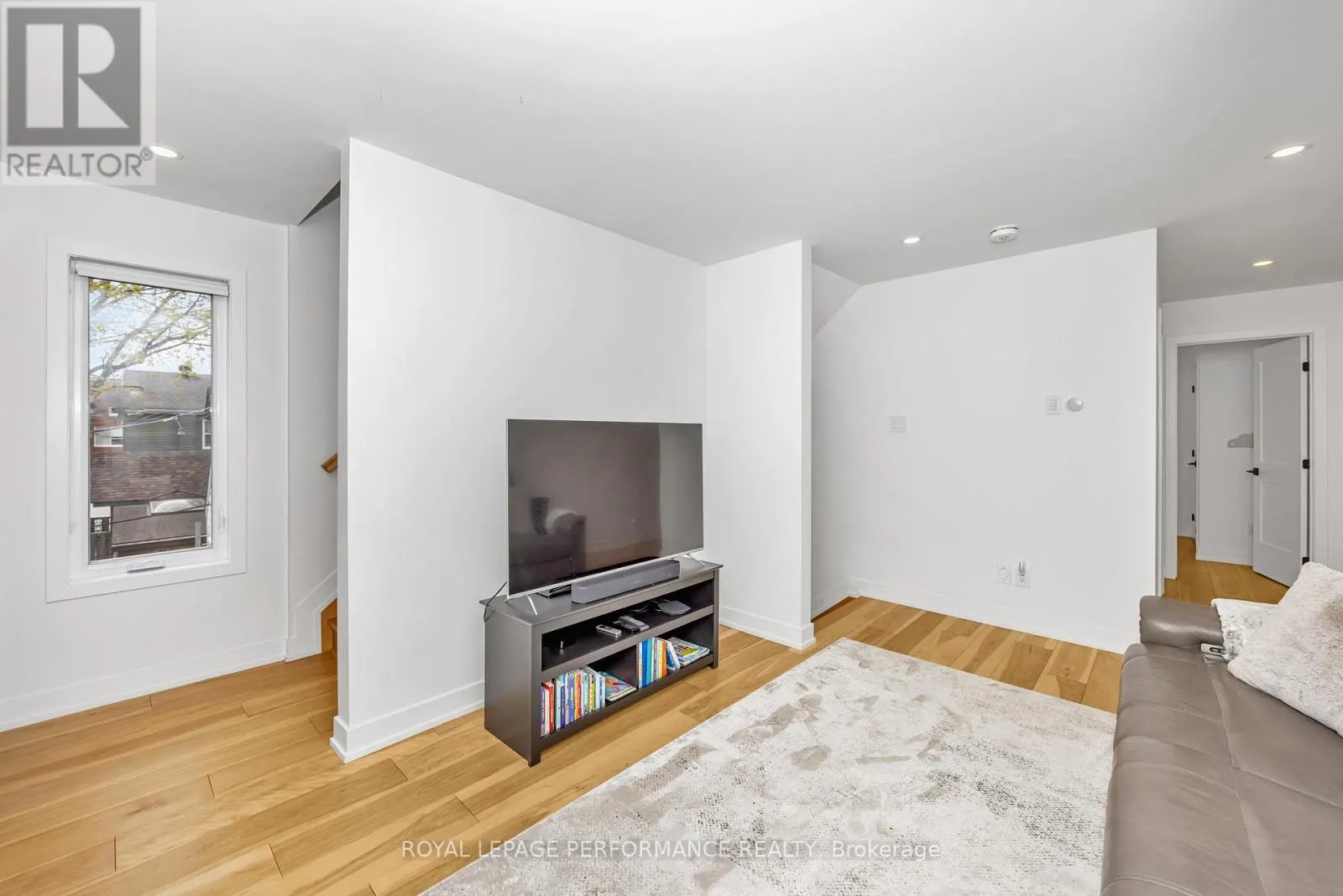 80 DAGMAR AVENUE