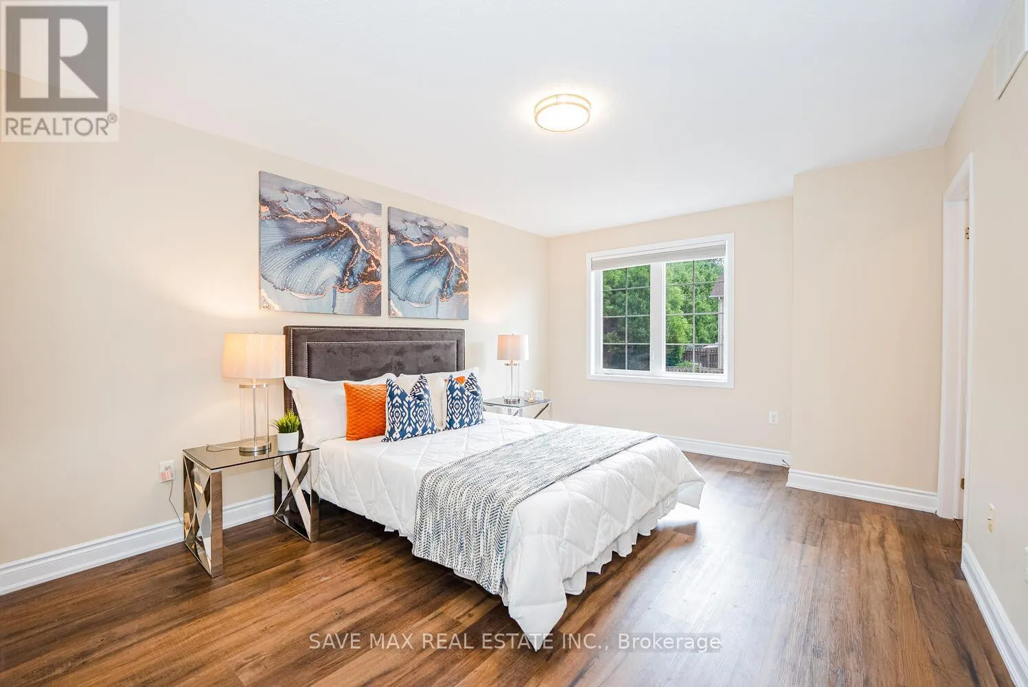 43 - 21 DIANA AVENUE