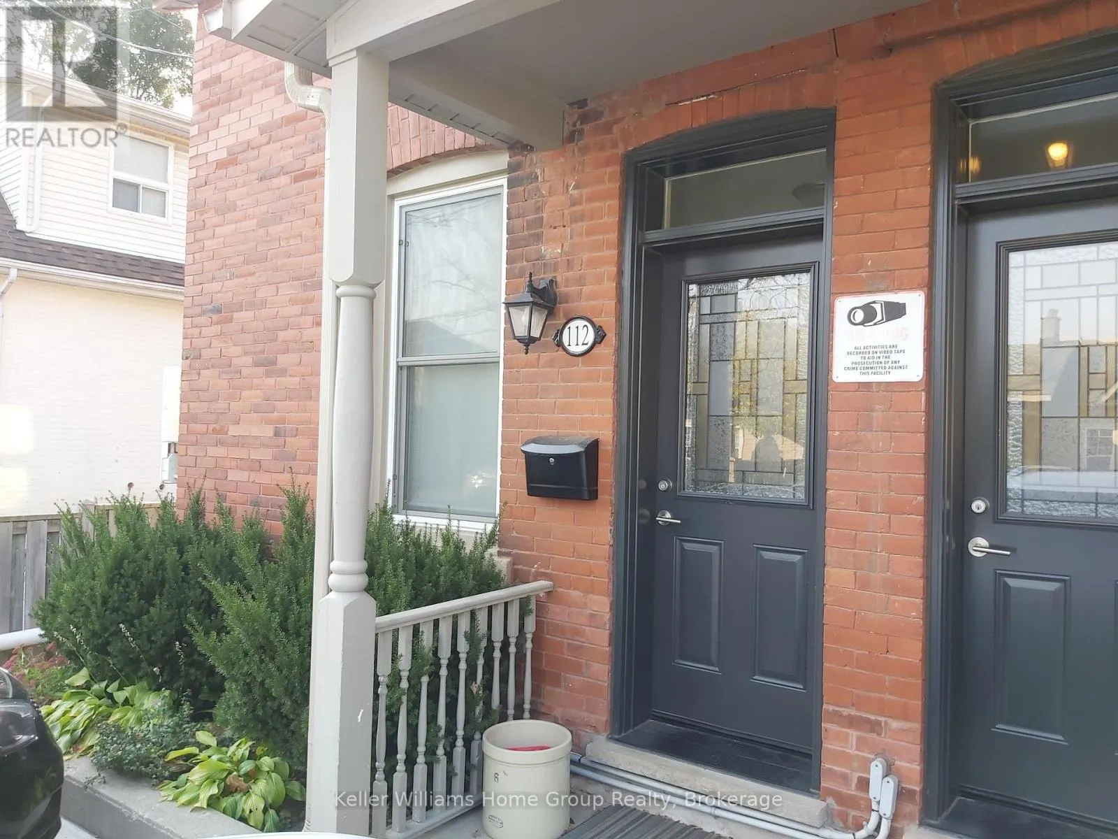 112 SURREY STREET E
