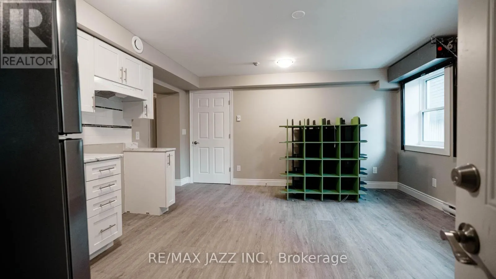 144 KING STREET W