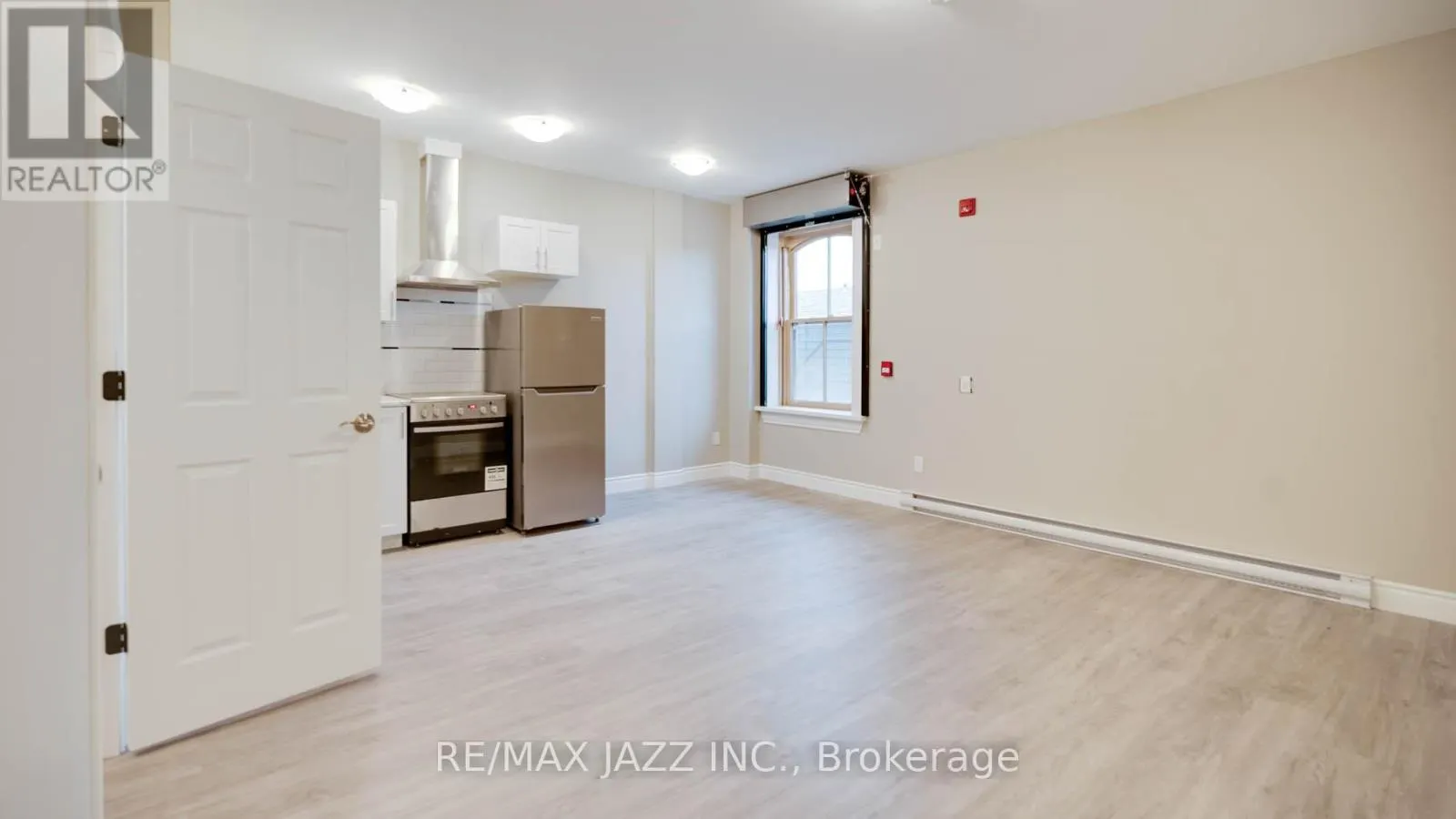 144 KING STREET W