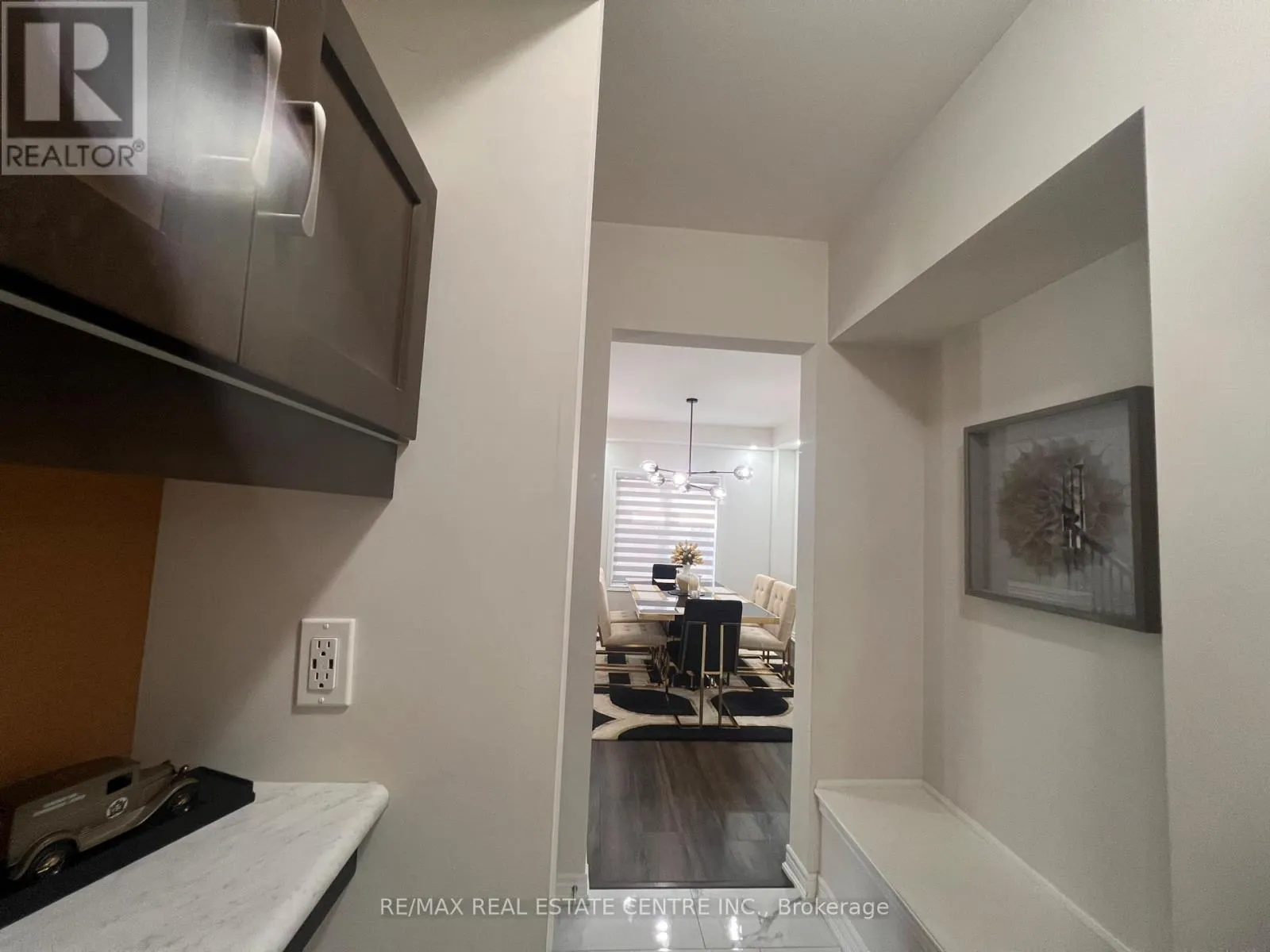 12 SWAN AVENUE