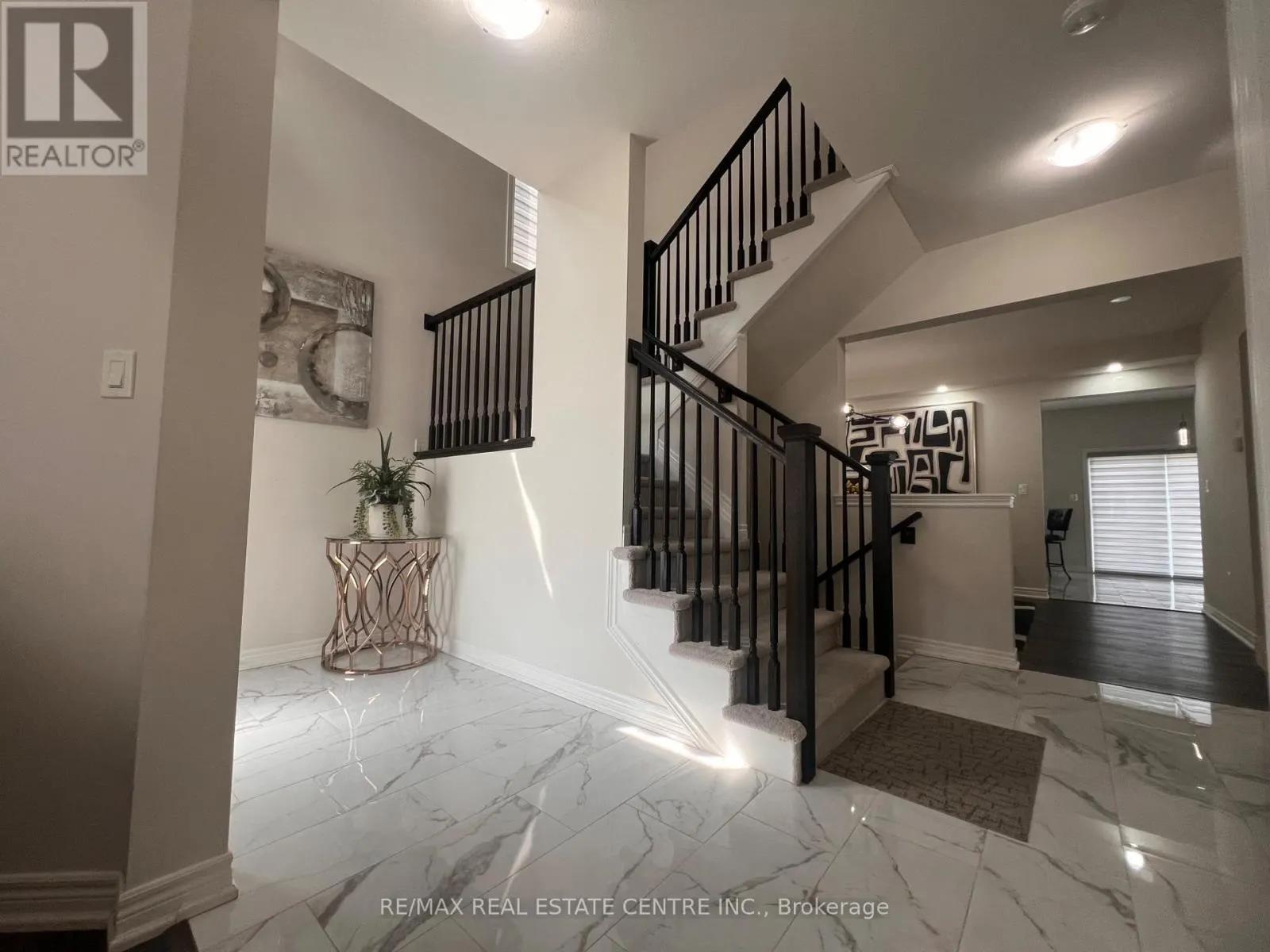 12 SWAN AVENUE