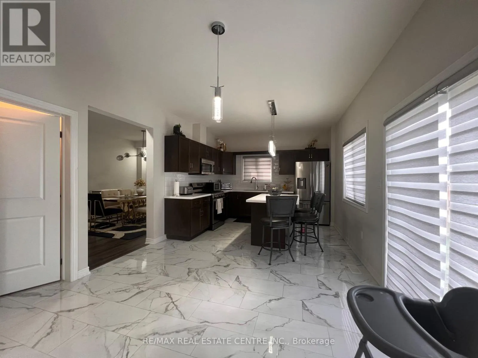 12 SWAN AVENUE