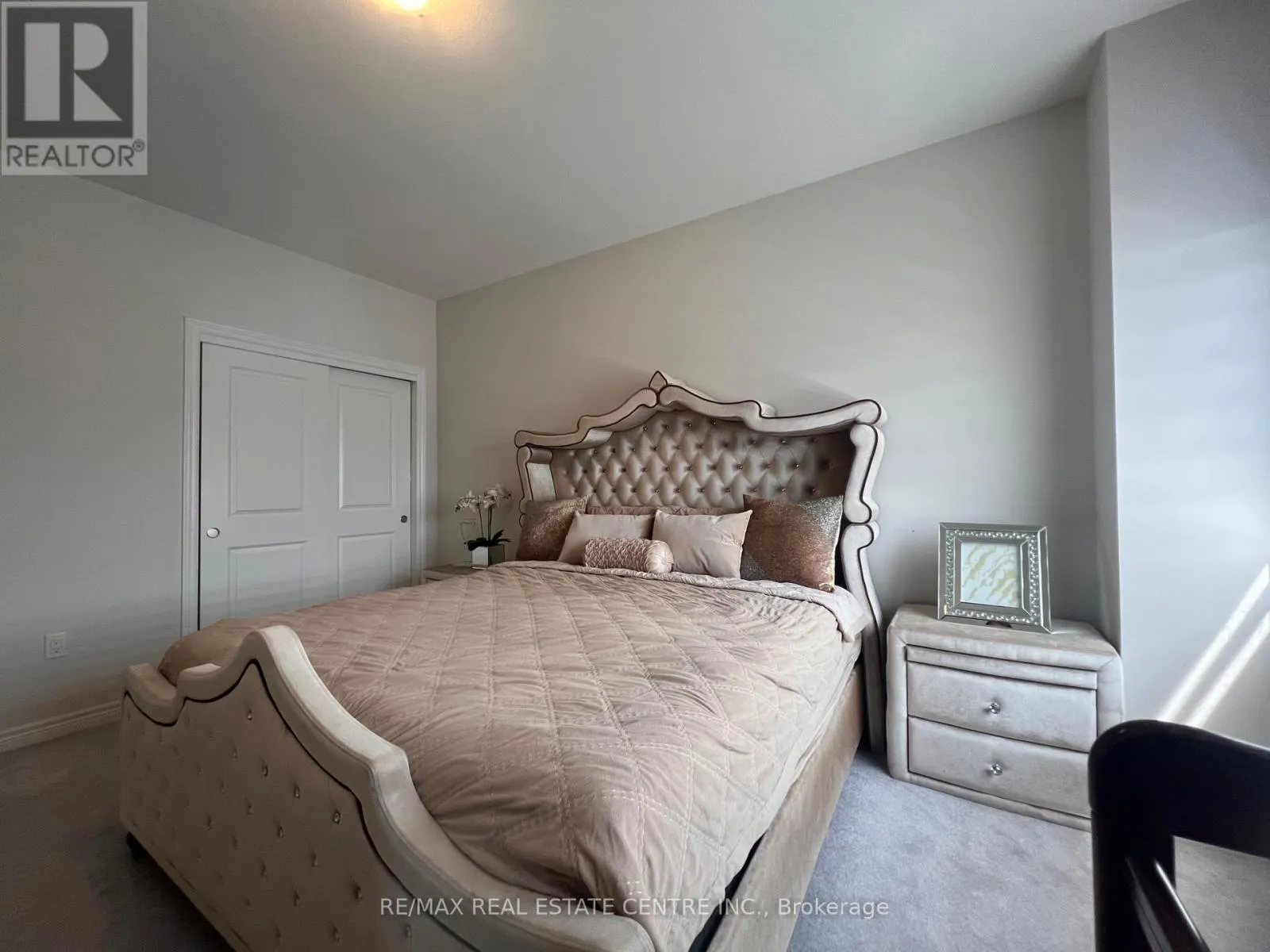 12 SWAN AVENUE
