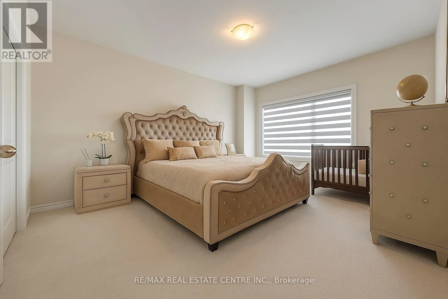 12 SWAN AVENUE