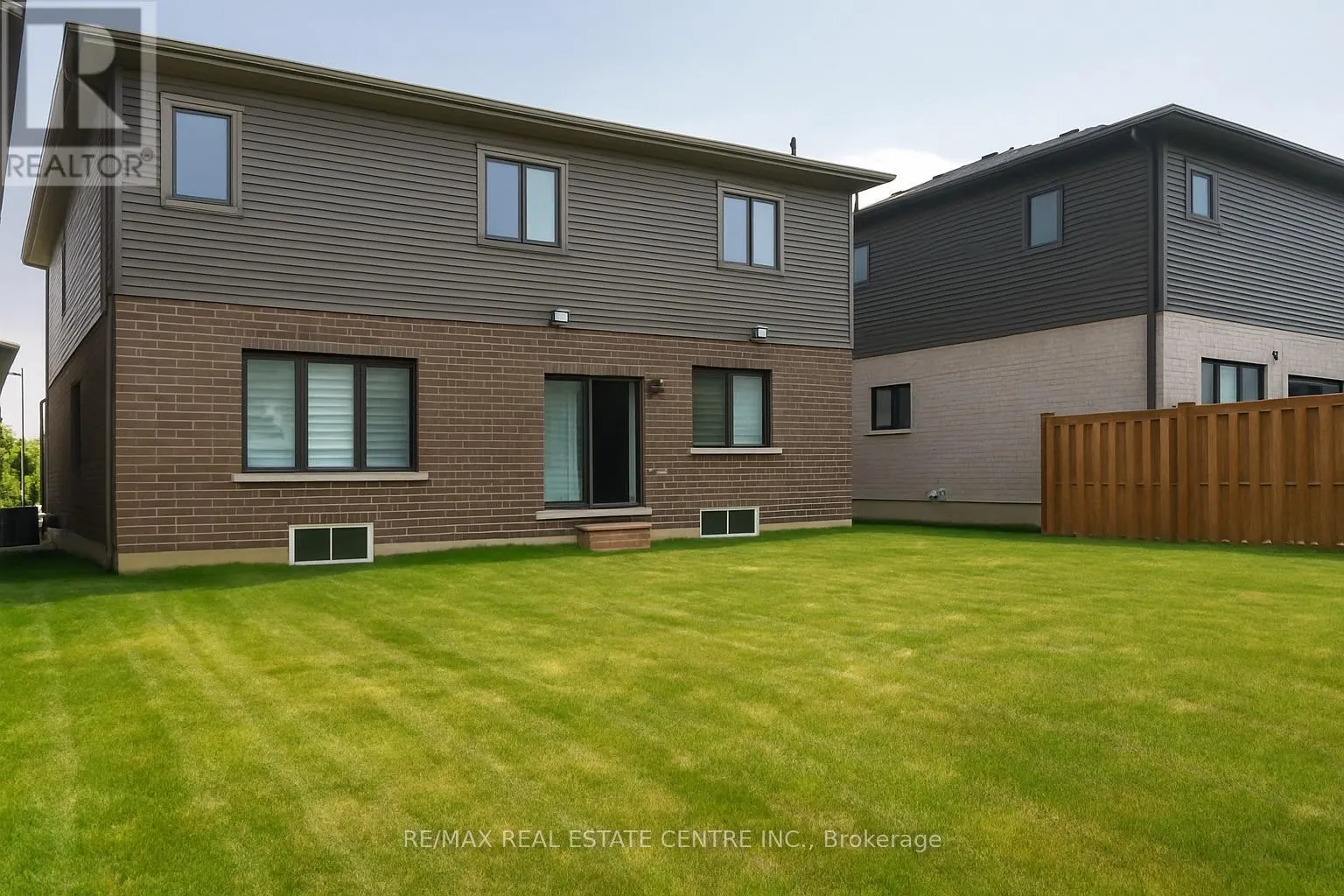 12 SWAN AVENUE