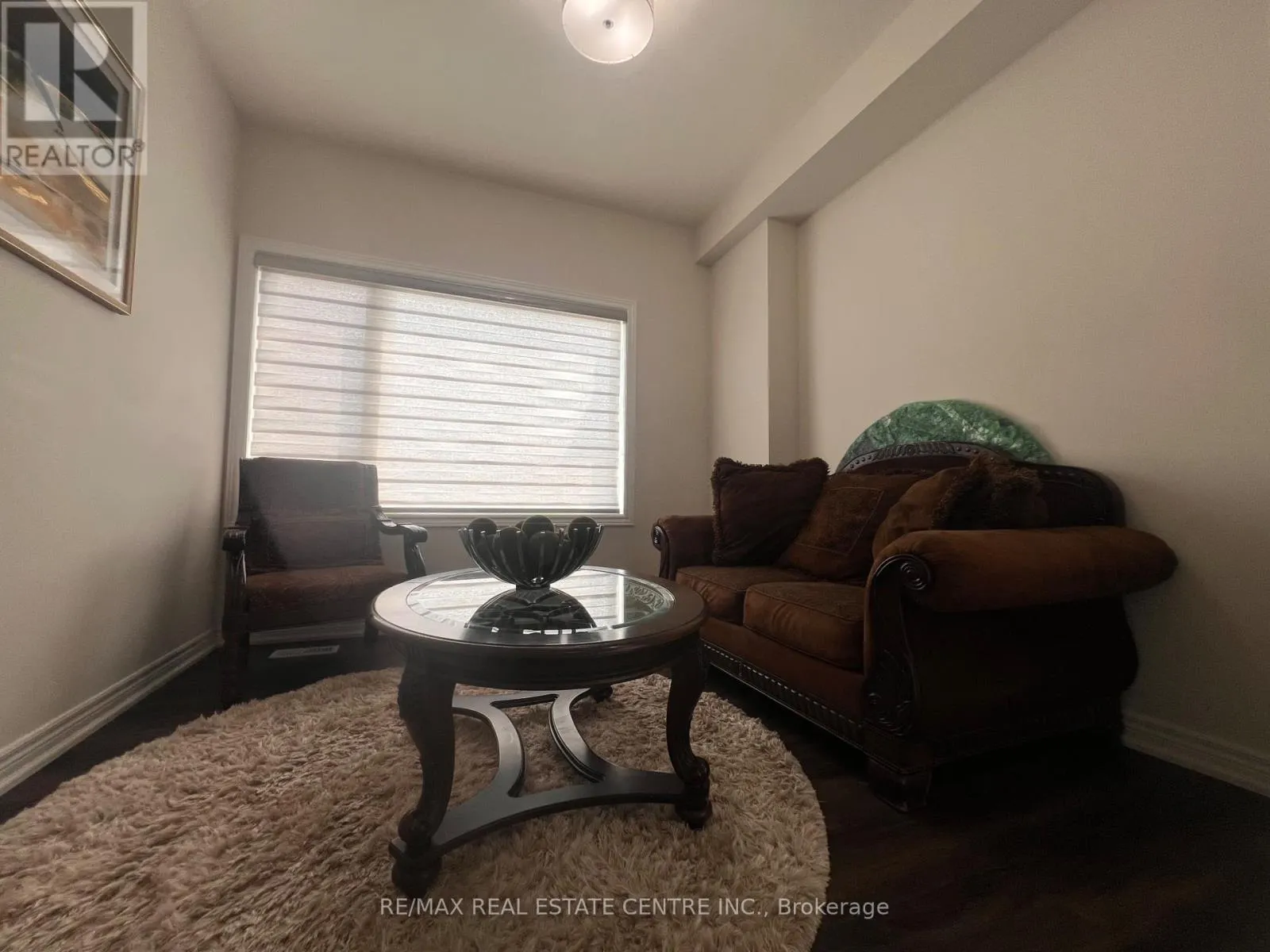 12 SWAN AVENUE