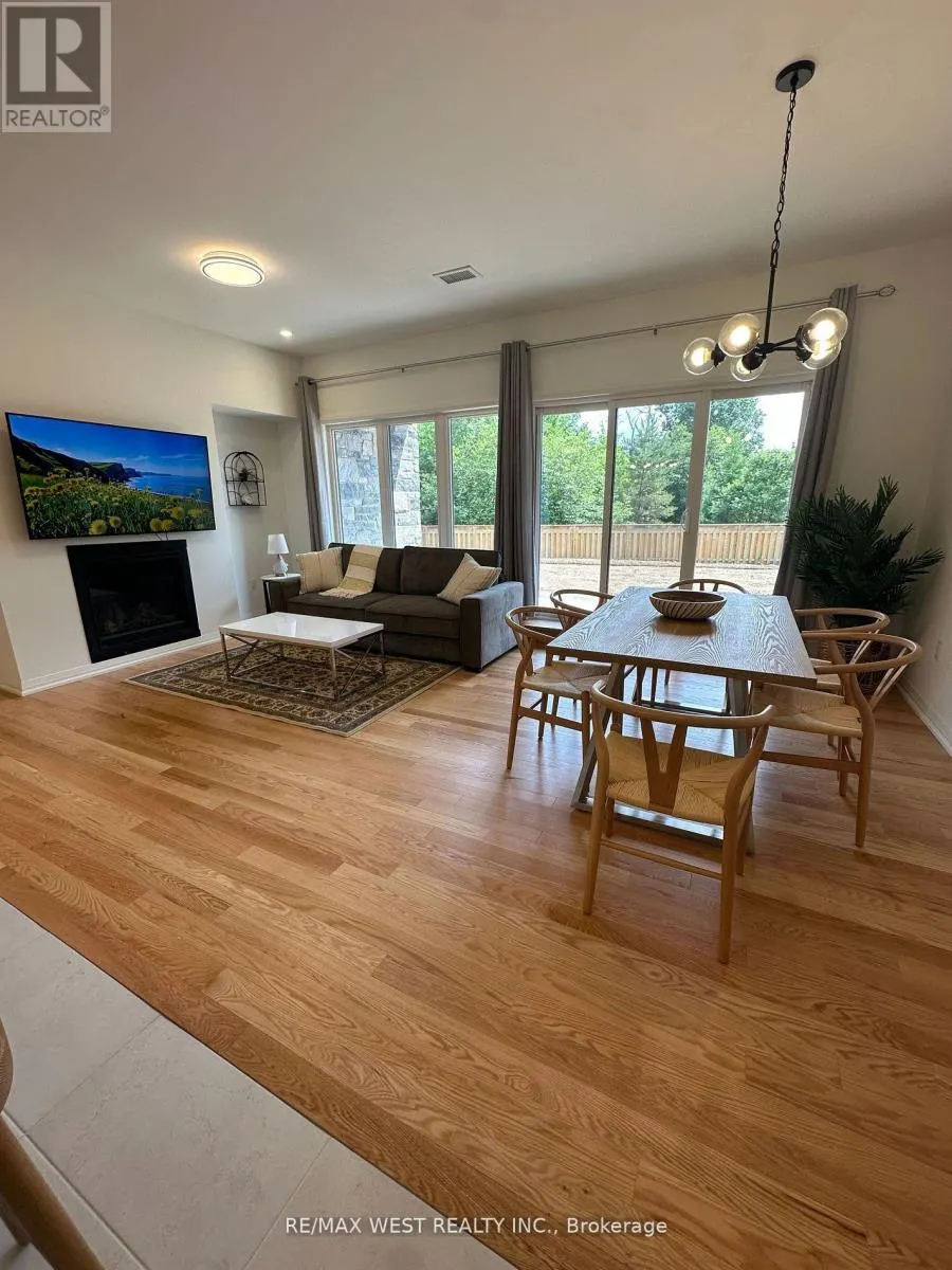 102 - 253 CRESCENT BAY LANE