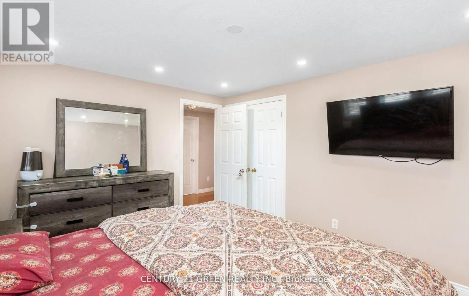 104 LILYWOOD DRIVE