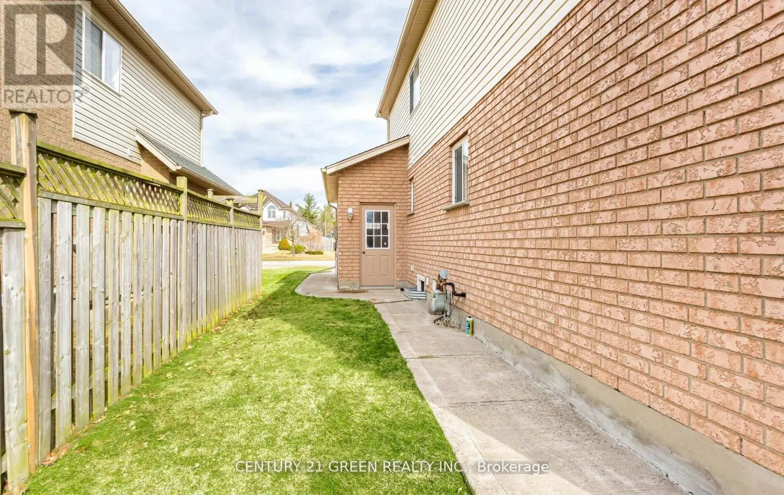 104 LILYWOOD DRIVE