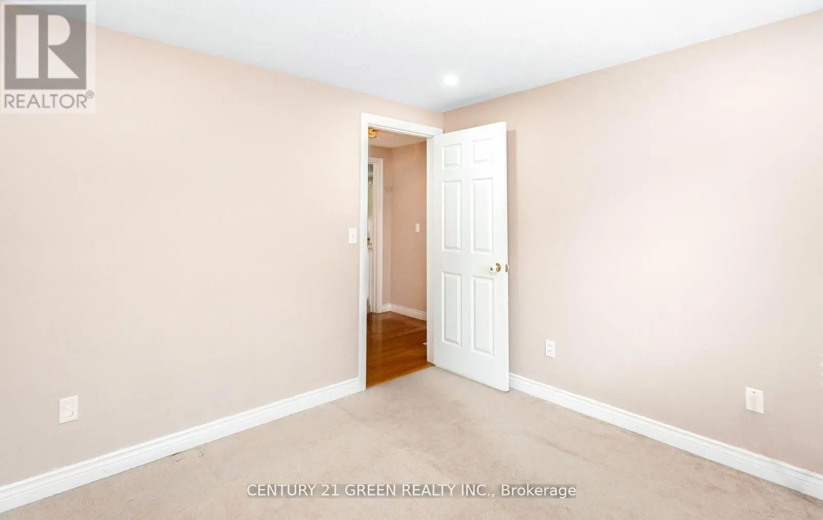 104 LILYWOOD DRIVE