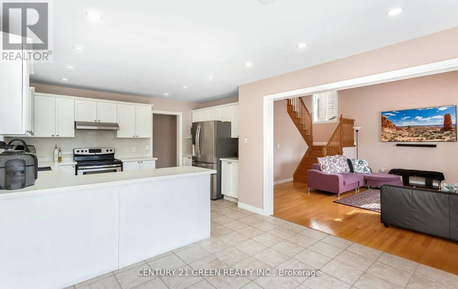 104 LILYWOOD DRIVE